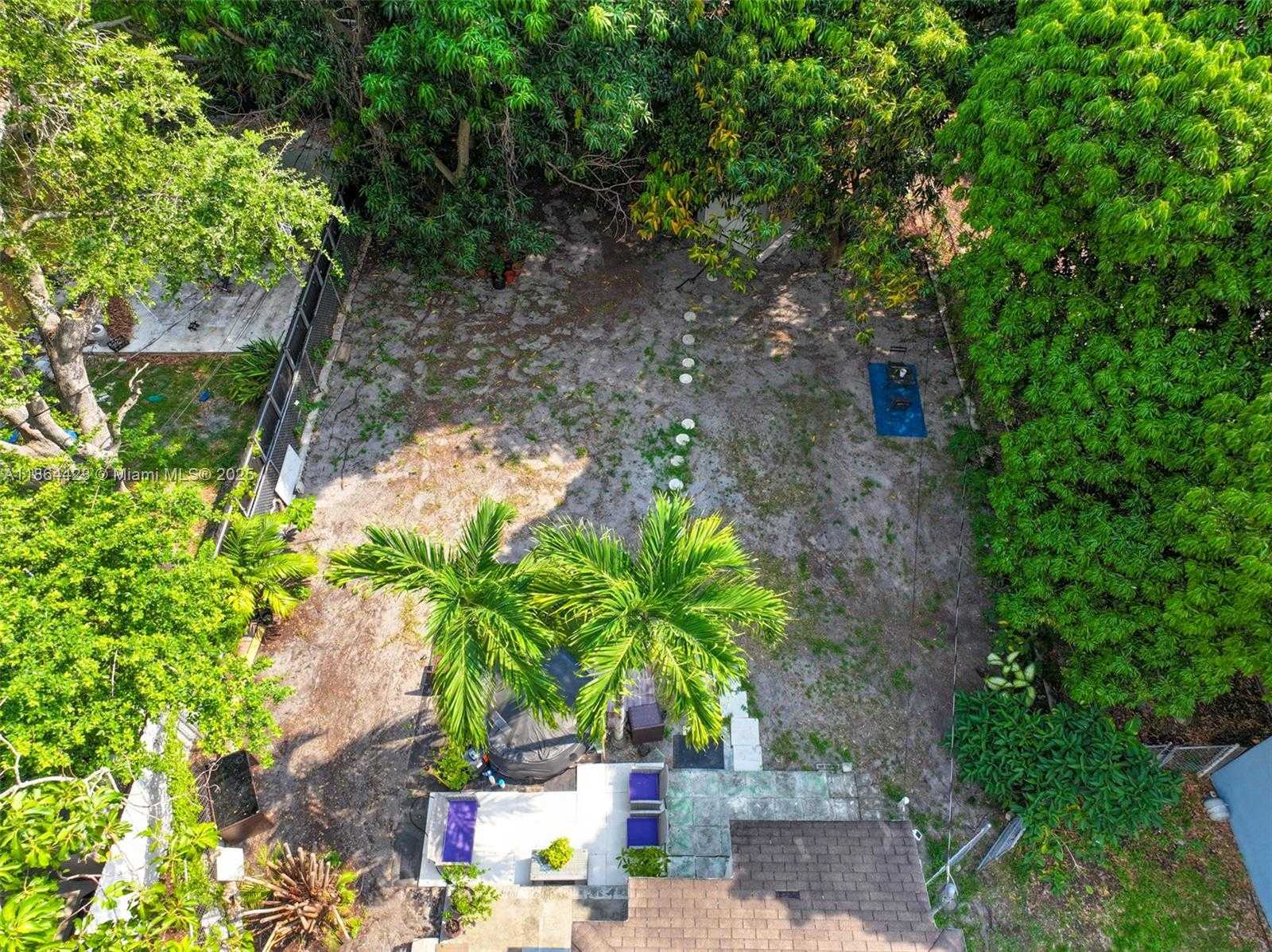 Small Image of 886 NORTH EAST 134TH ST, North Miami Number 33