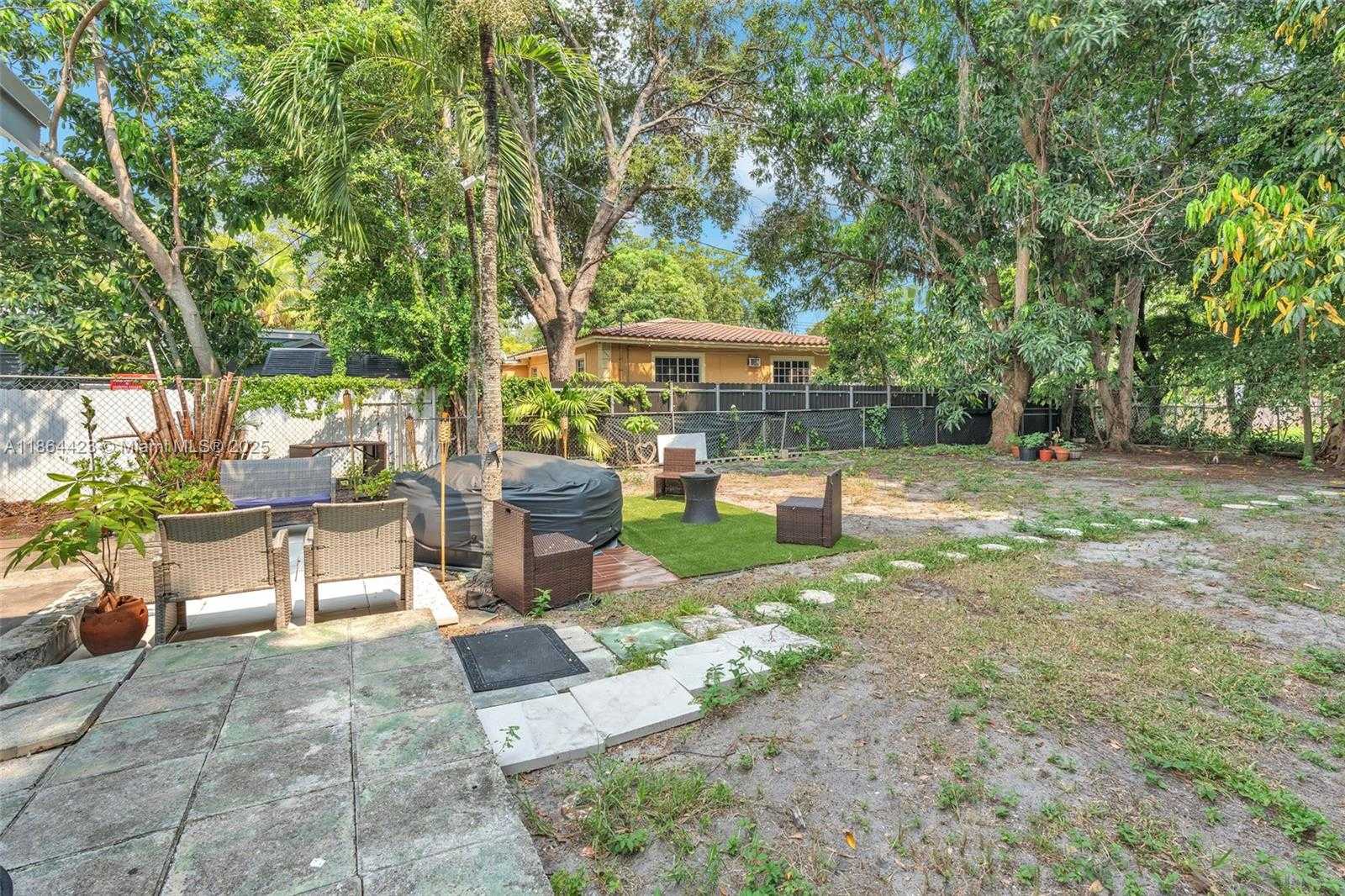 Small Image of 886 NORTH EAST 134TH ST, North Miami Number 34