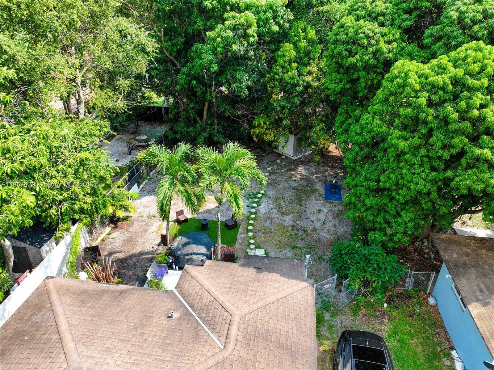 Small Image of 886 NORTH EAST 134TH ST, North Miami Number 38