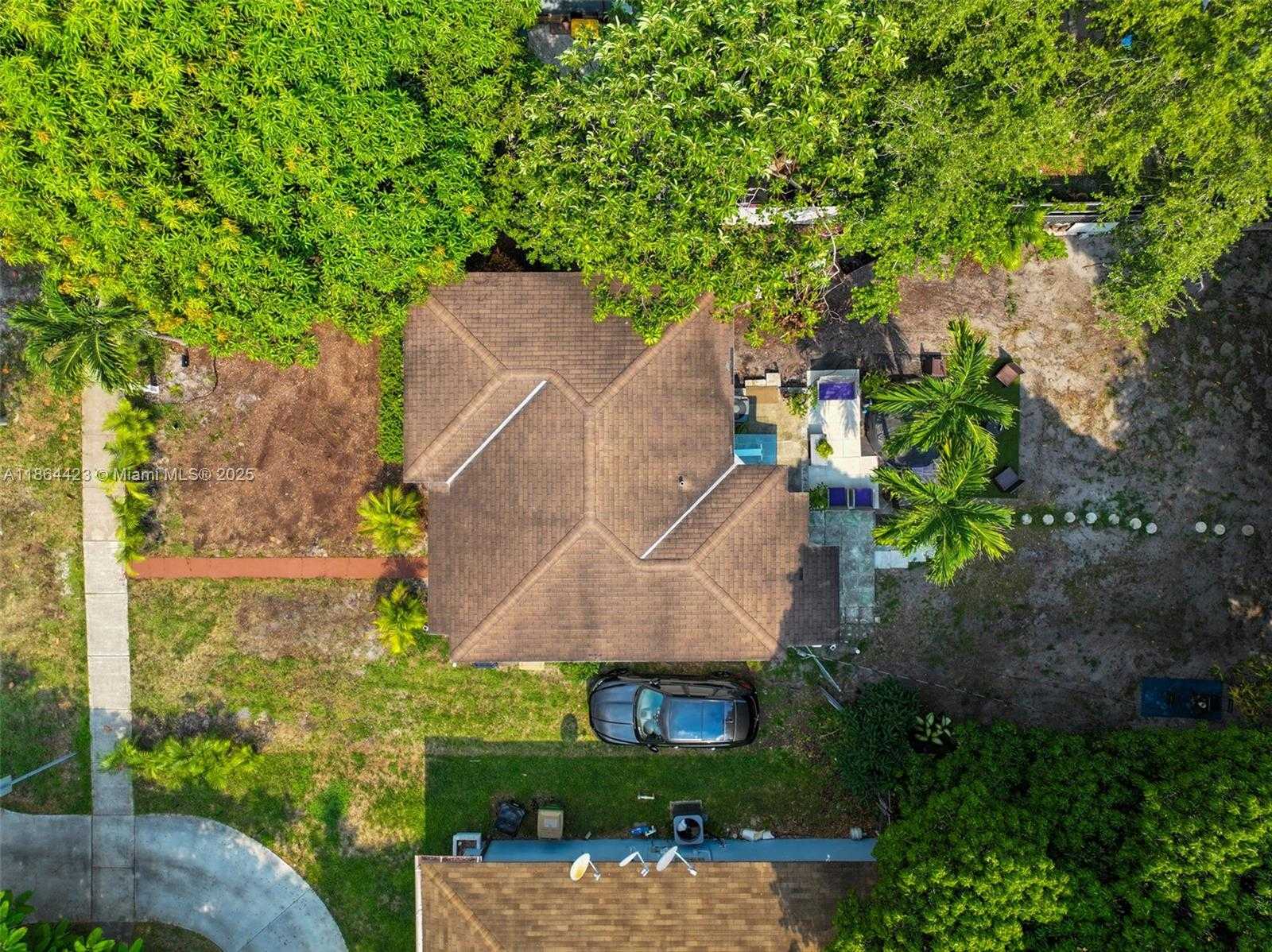 Small Image of 886 NORTH EAST 134TH ST, North Miami Number 41
