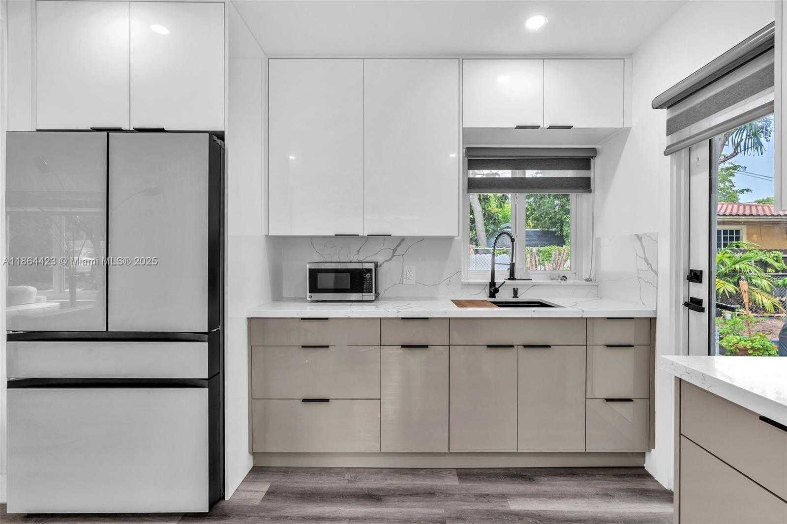 Small Image of 886 NORTH EAST 134TH ST, North Miami Number 7