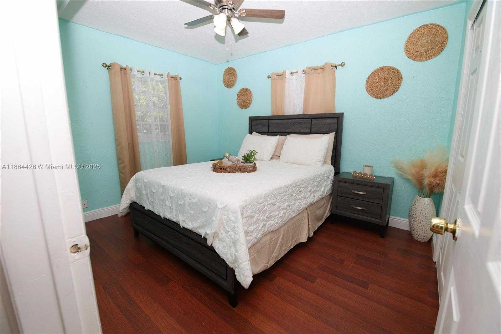 Small Image of 6711 BOULEVARD OF CHAMPIONS, North Lauderdale Number 19