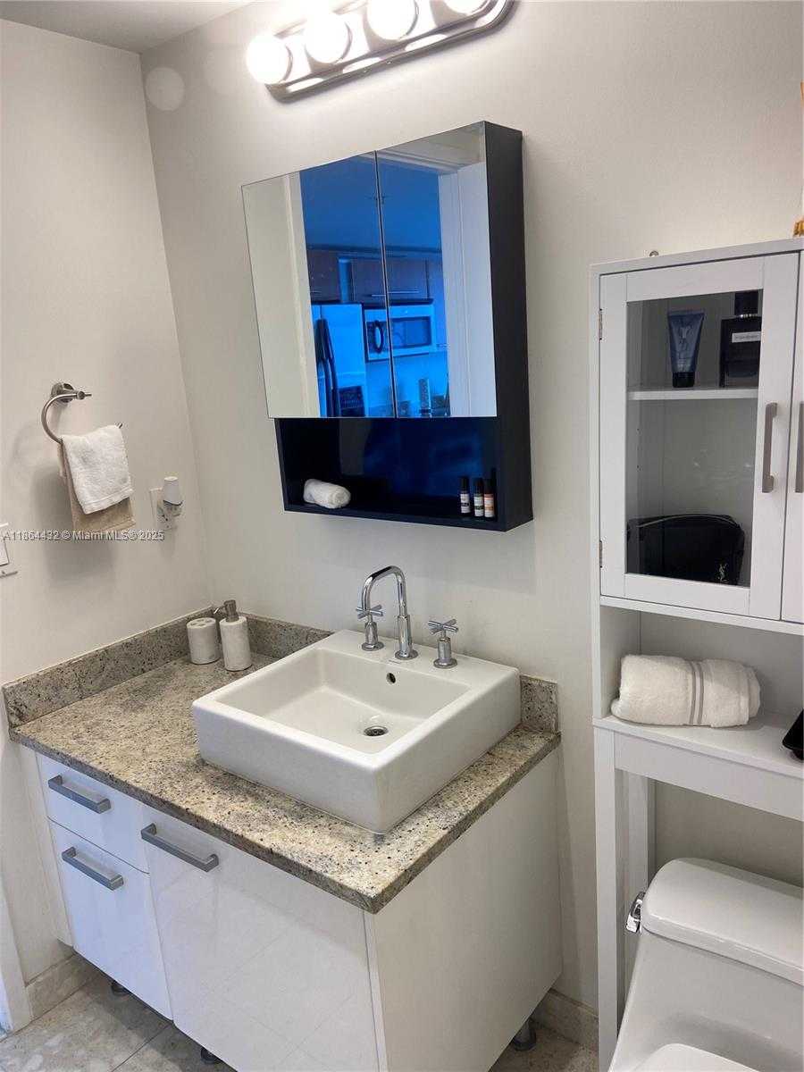 Small Image of 185 SOUTH WEST 7TH ST #3206, Miami Number 10