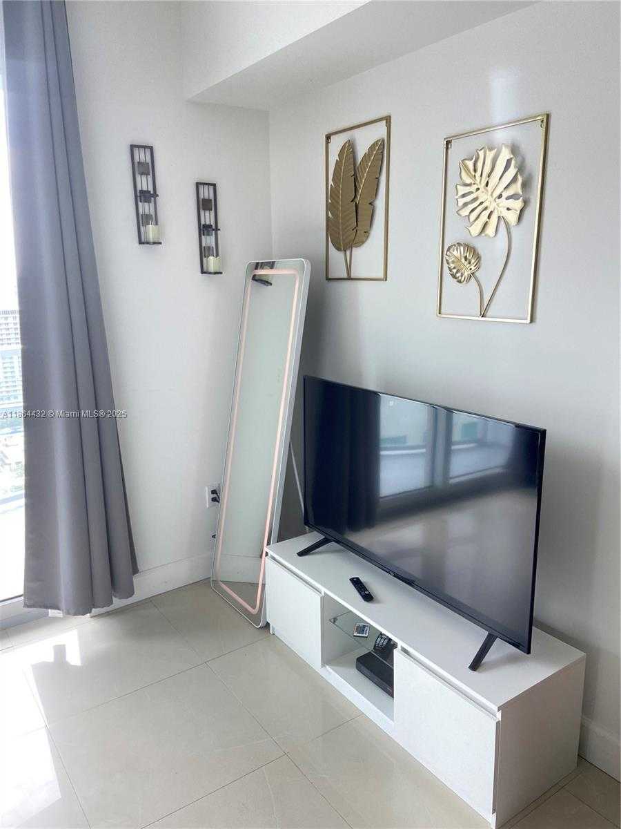 Small Image of 185 SOUTH WEST 7TH ST #3206, Miami Number 3