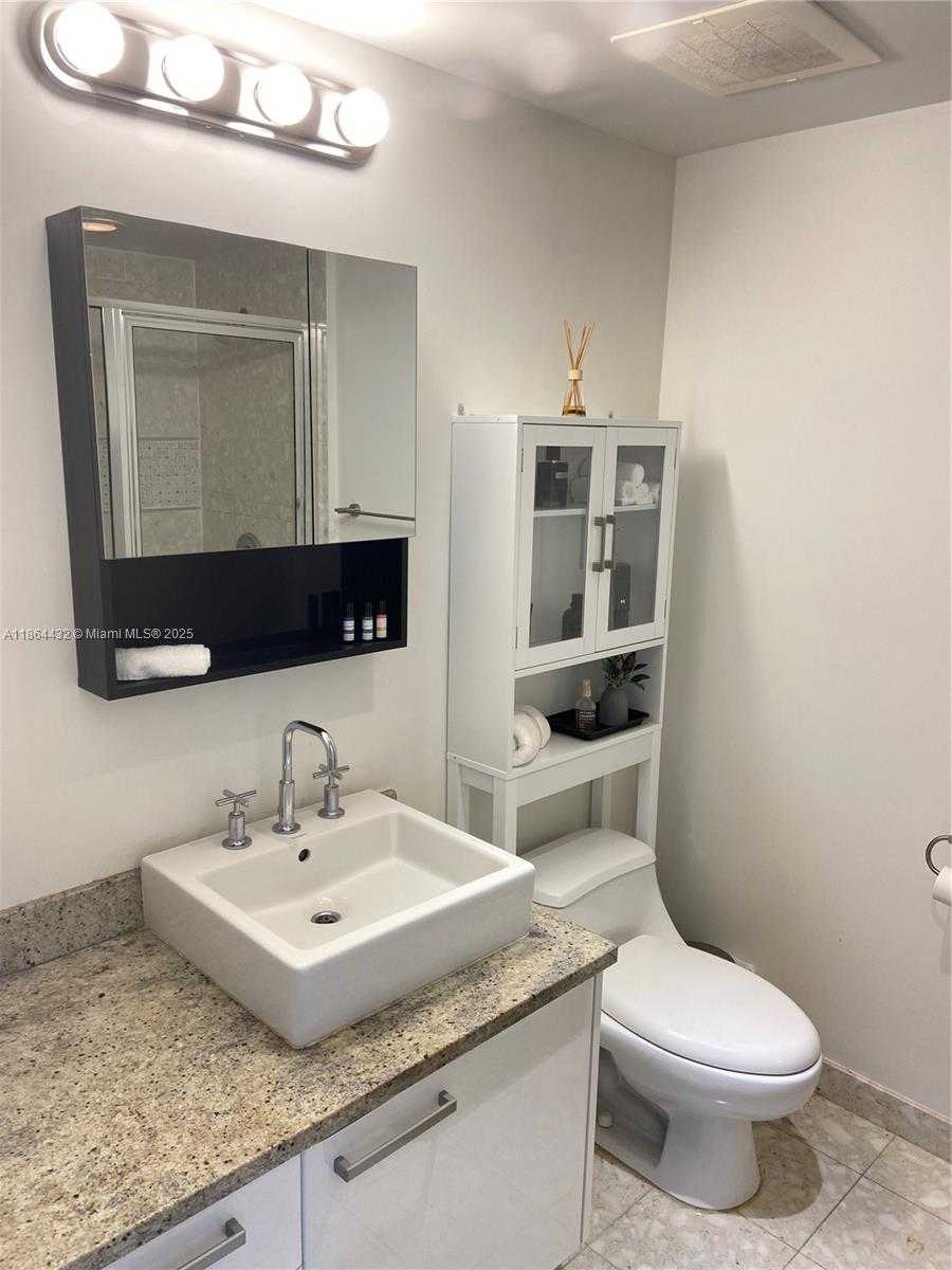 Small Image of 185 SOUTH WEST 7TH ST #3206, Miami Number 9