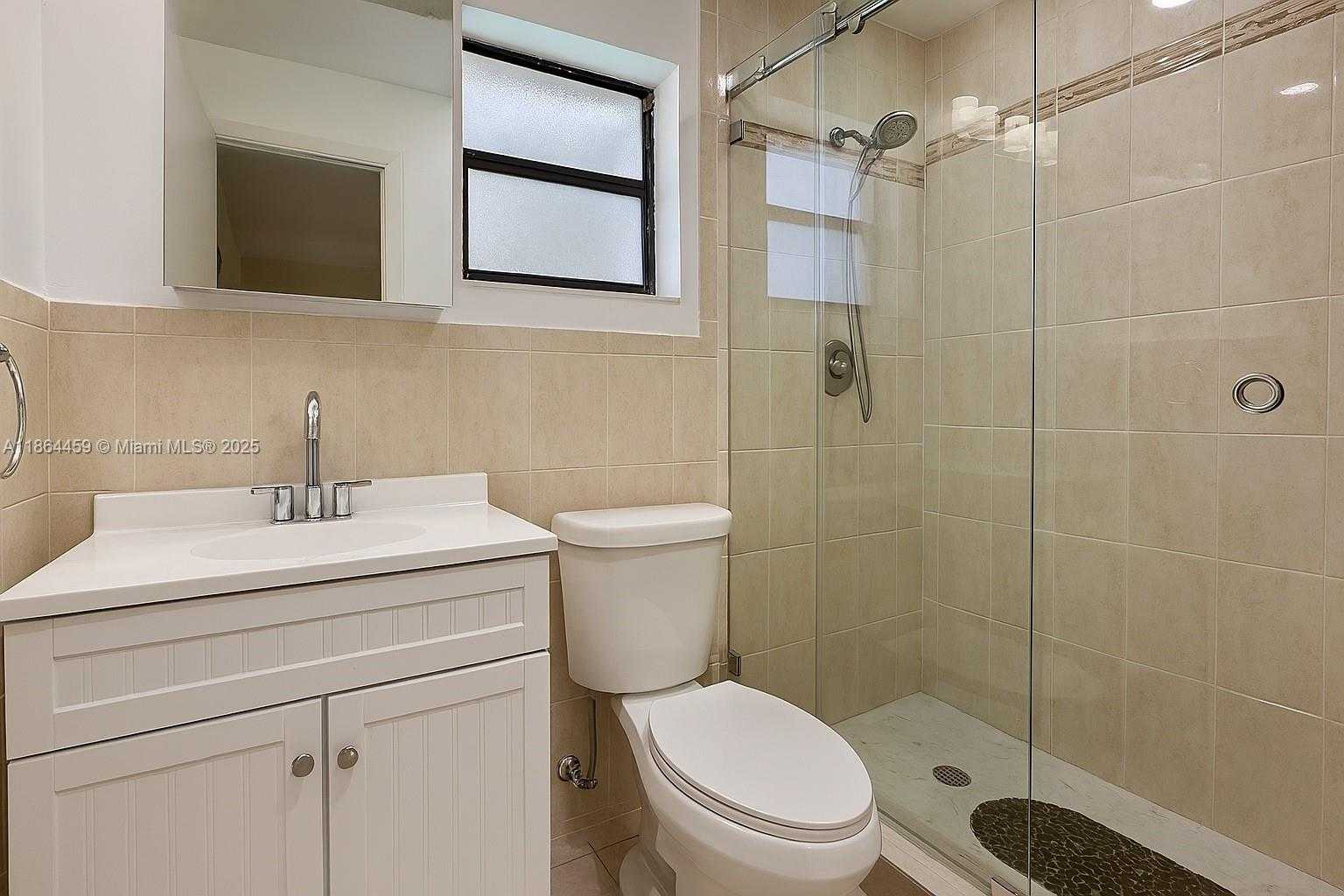 Small Image of 6646 NORTH WEST 1ST CT, Margate Number 7