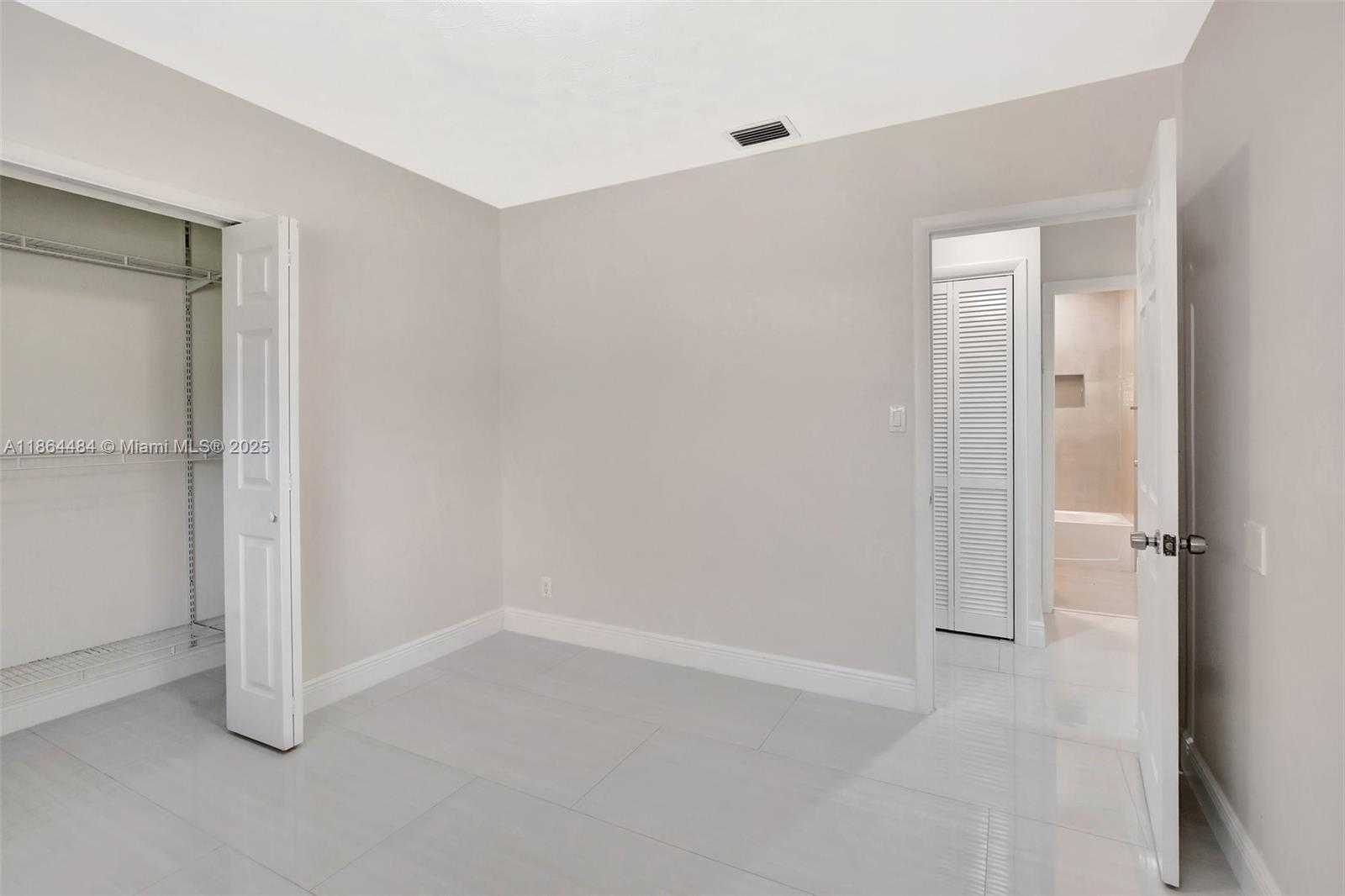 Small Image of 100 NORTH HIBISCUS COURT, Plantation Number 13