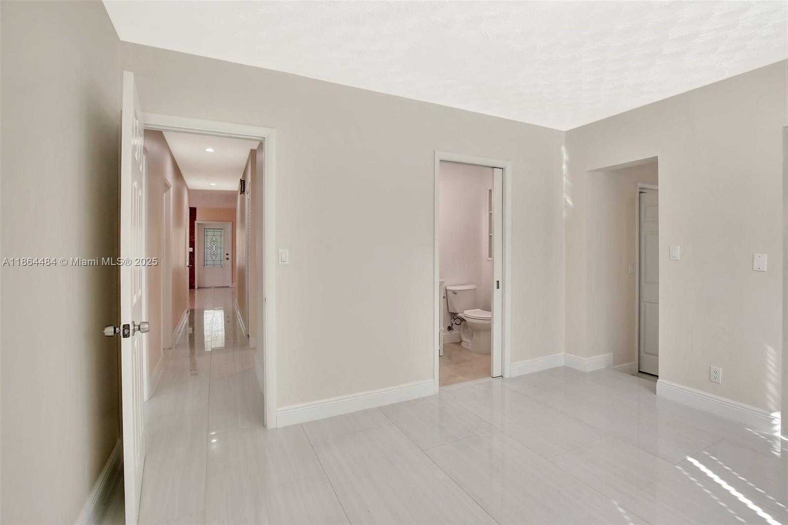 Small Image of 100 NORTH HIBISCUS COURT, Plantation Number 17