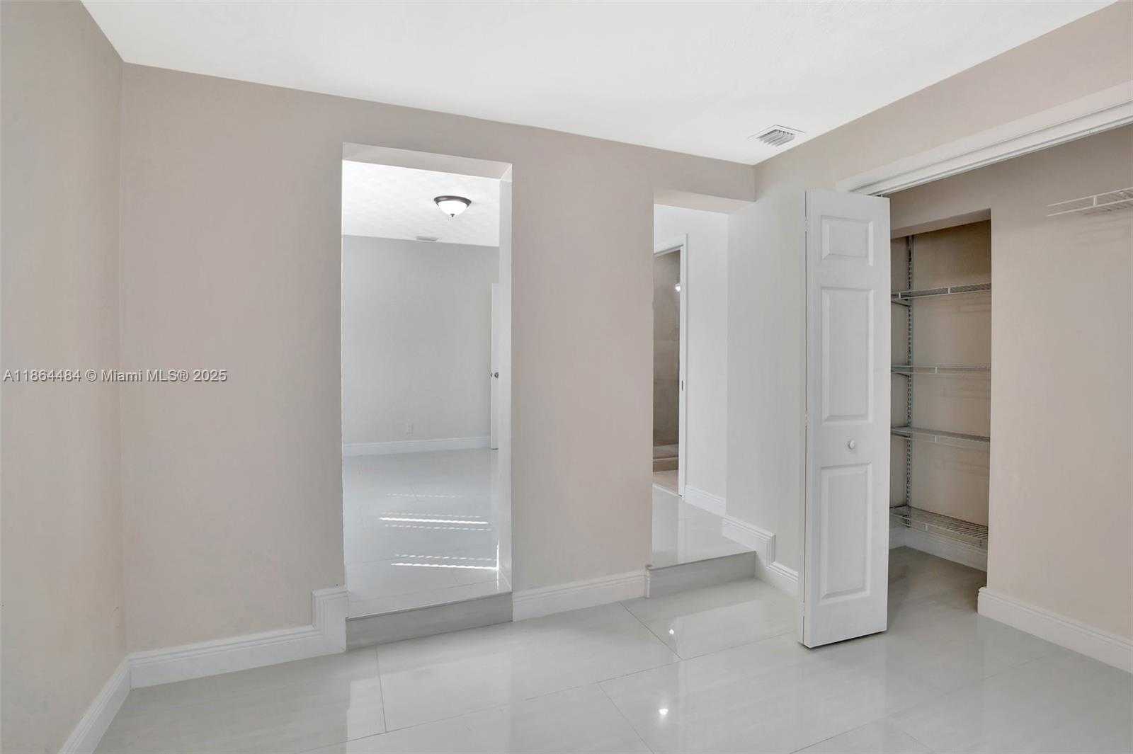 Small Image of 100 NORTH HIBISCUS COURT, Plantation Number 20