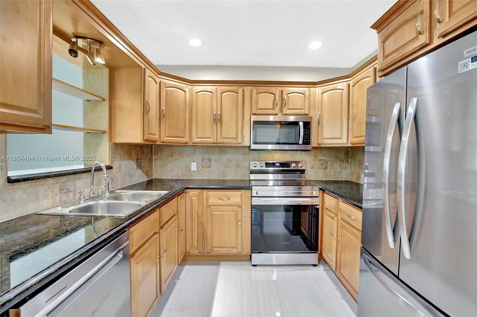 Small Image of 100 NORTH HIBISCUS COURT, Plantation Number 4