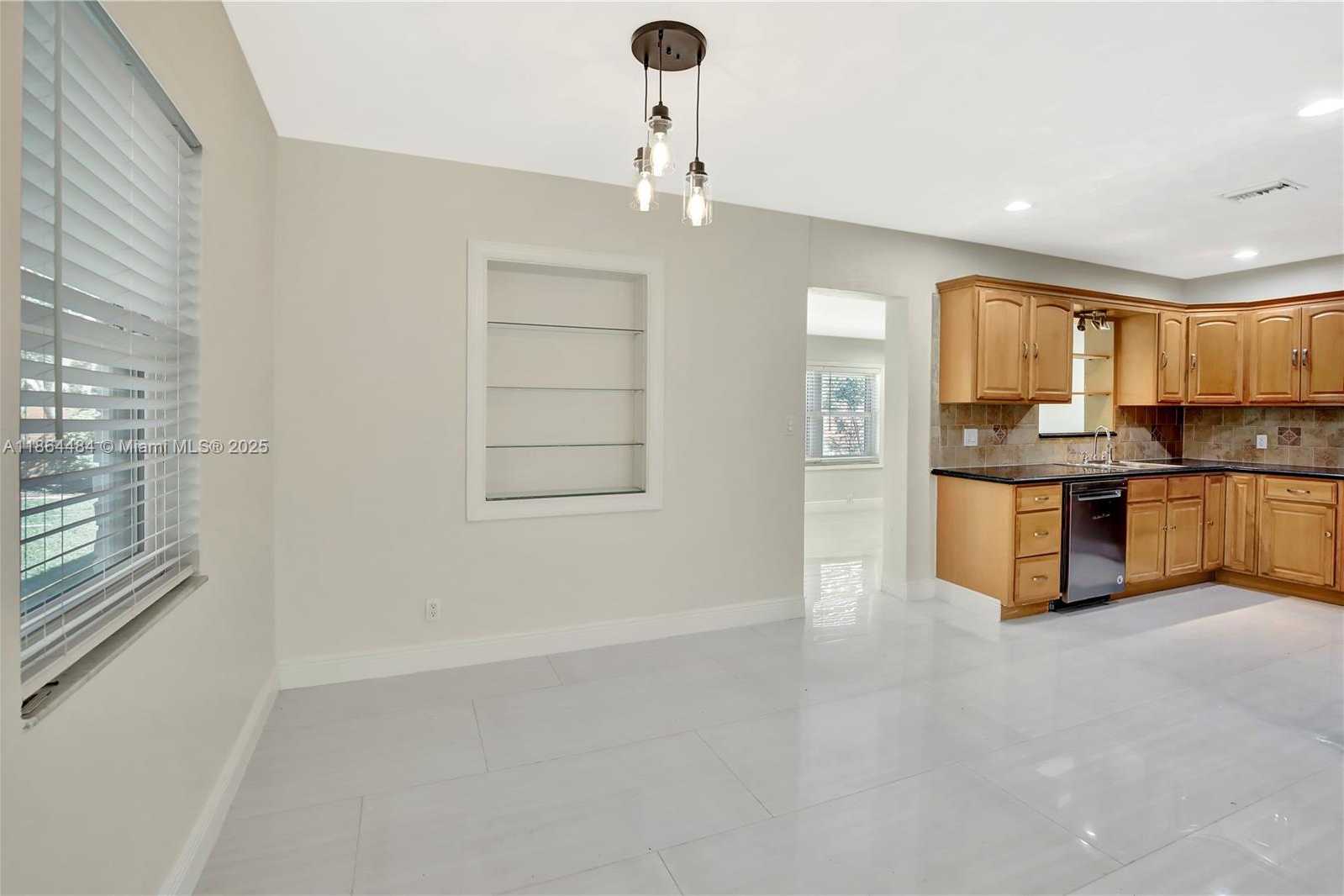 Small Image of 100 NORTH HIBISCUS COURT, Plantation Number 5