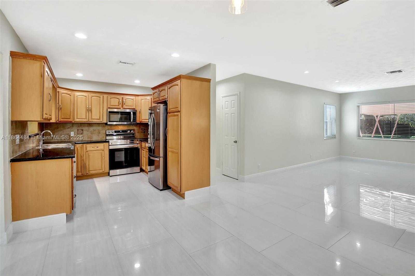 Small Image of 100 NORTH HIBISCUS COURT, Plantation Number 6