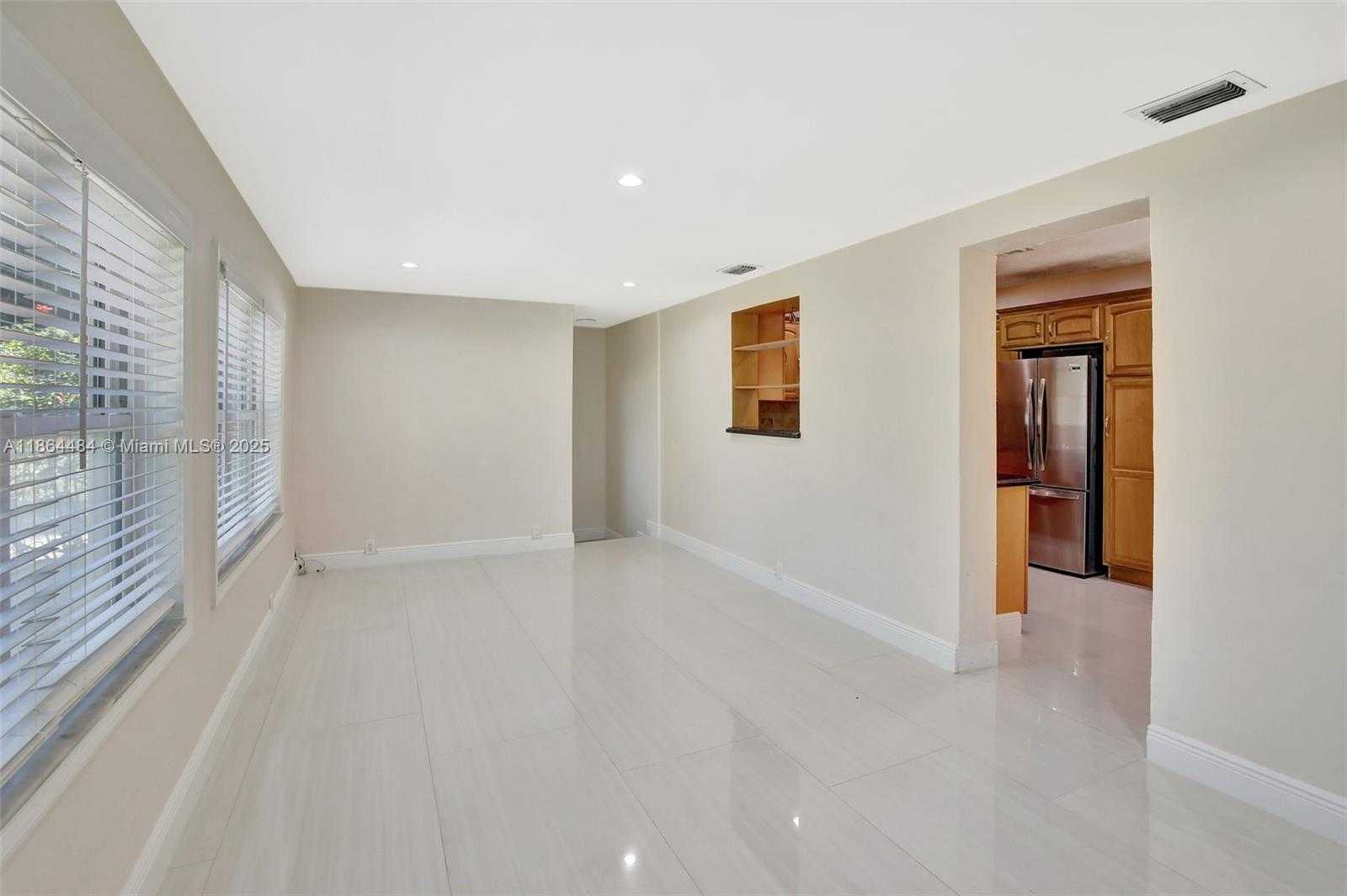 Small Image of 100 NORTH HIBISCUS COURT, Plantation Number 8