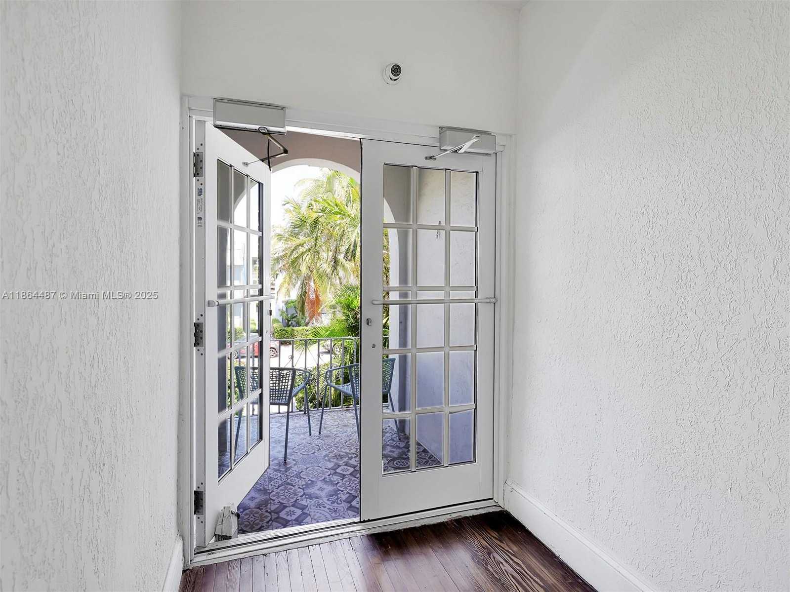 Small Image of 1618 MICHIGAN AVE #25, Miami Beach Number 11