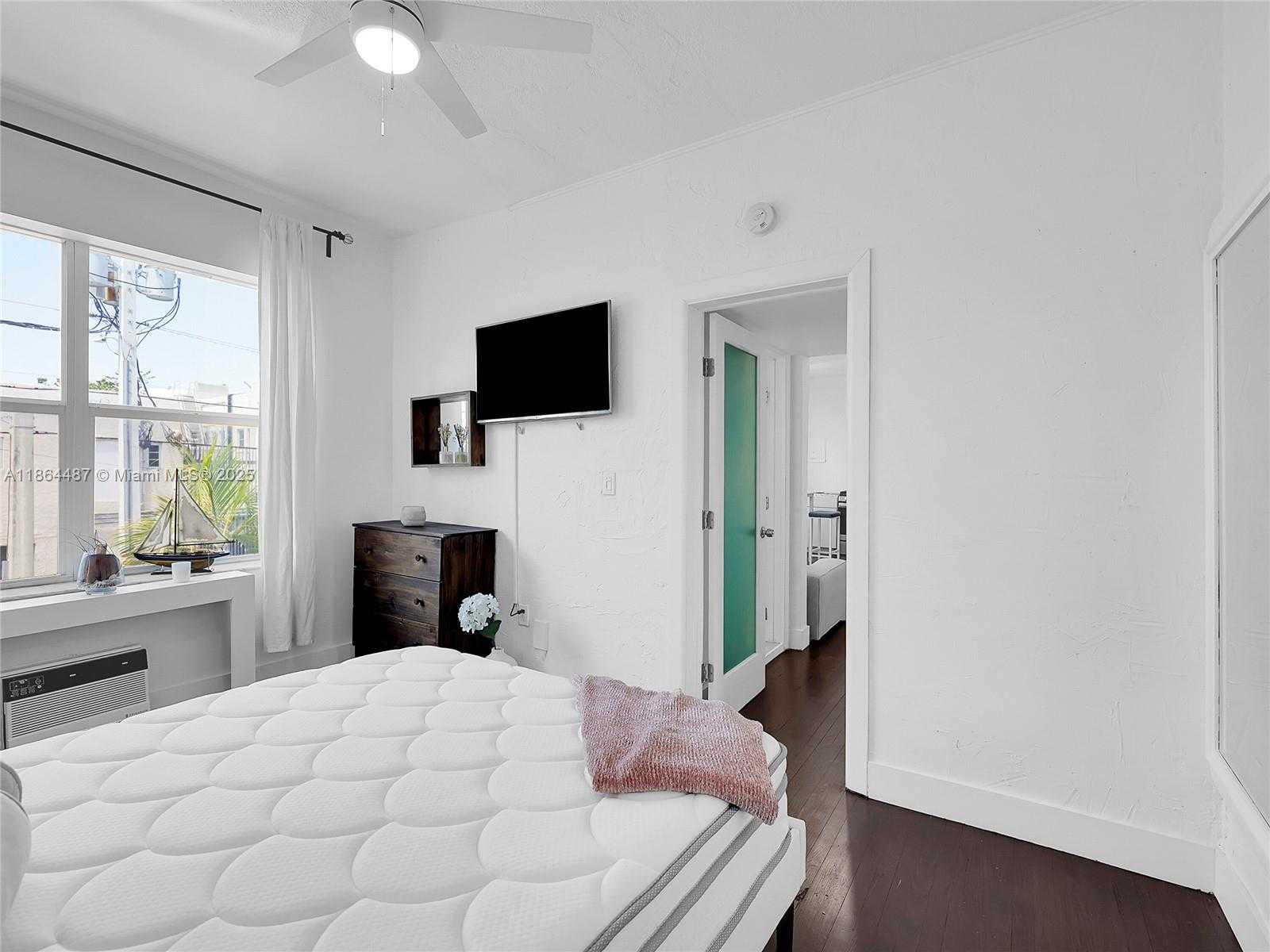 Small Image of 1618 MICHIGAN AVE #25, Miami Beach Number 9