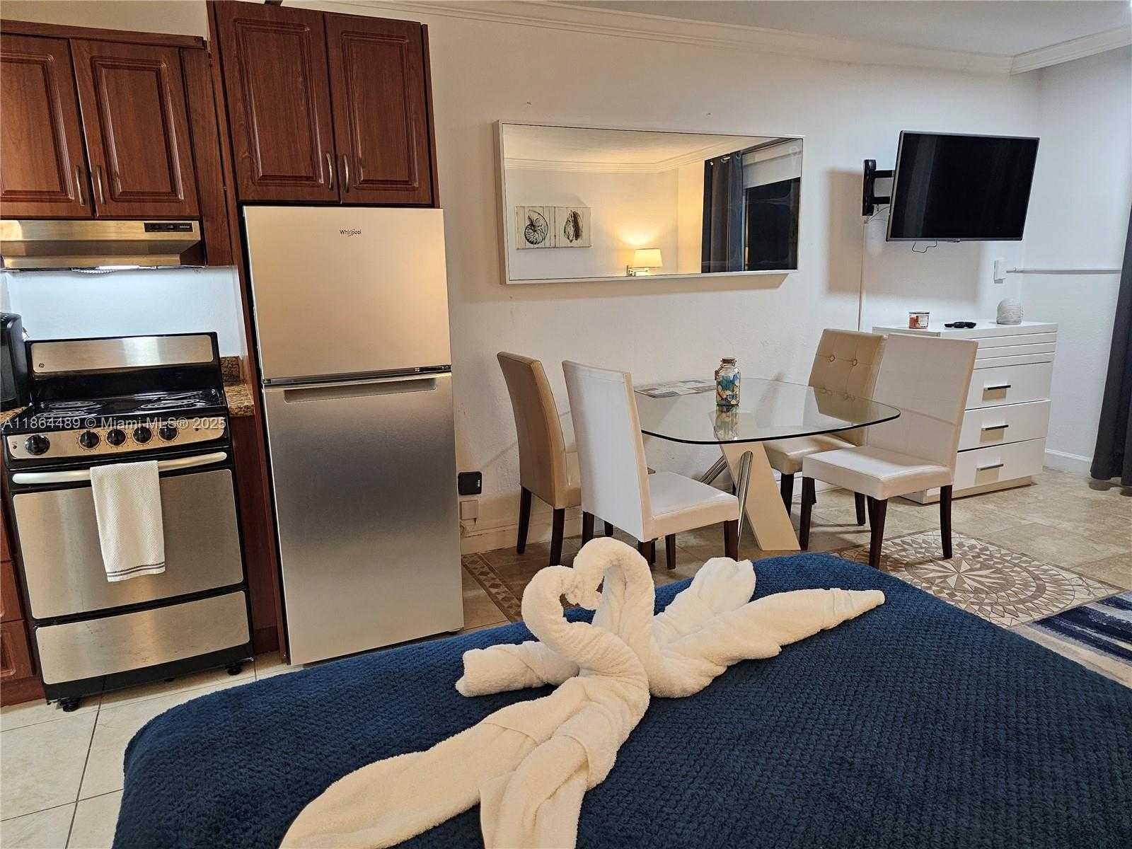 Small Image of 19201 COLLINS AVE #246, Sunny Isles Beach Number 3