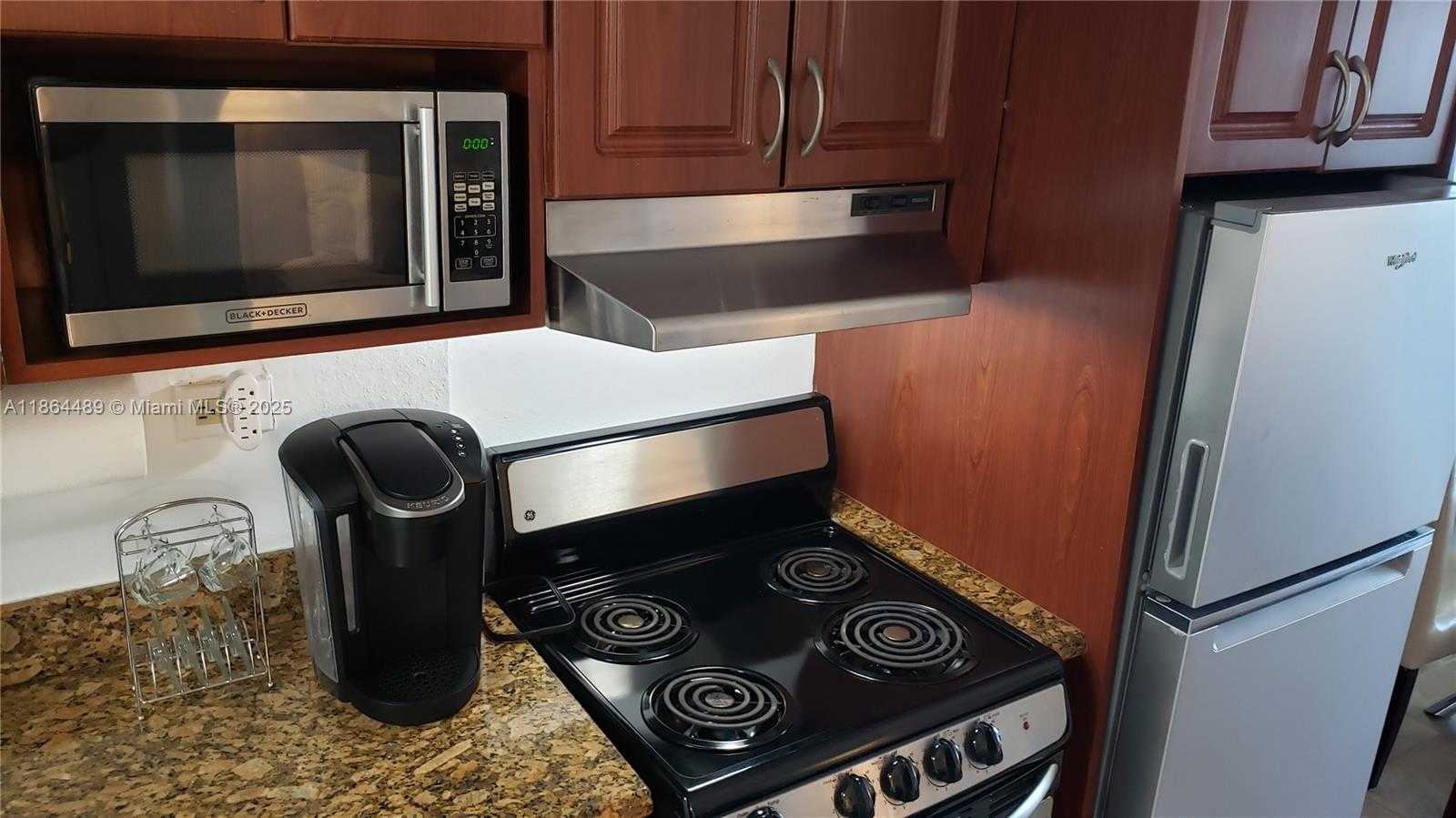 Small Image of 19201 COLLINS AVE #246, Sunny Isles Beach Number 4