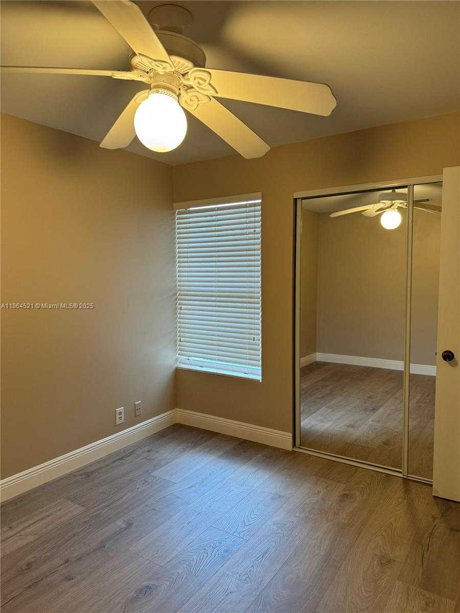 Small Image of 2208 CHARLESTON #2208, Weston Number 11
