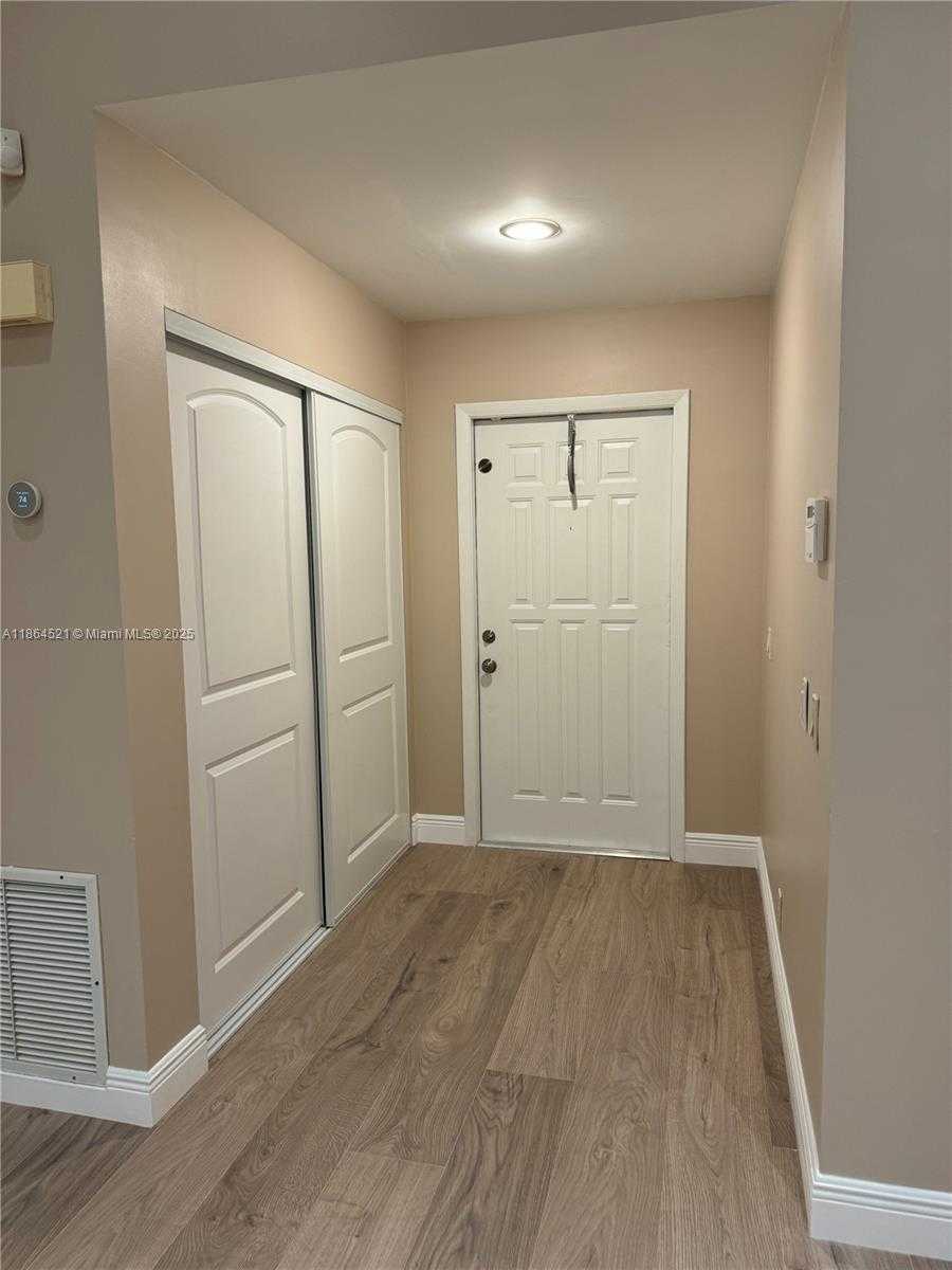 Small Image of 2208 CHARLESTON #2208, Weston Number 2