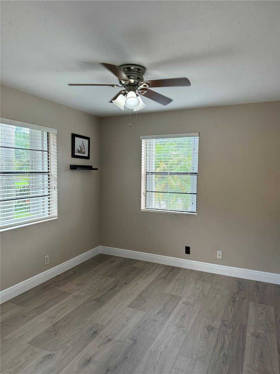 Small Image of 2208 CHARLESTON #2208, Weston Number 9