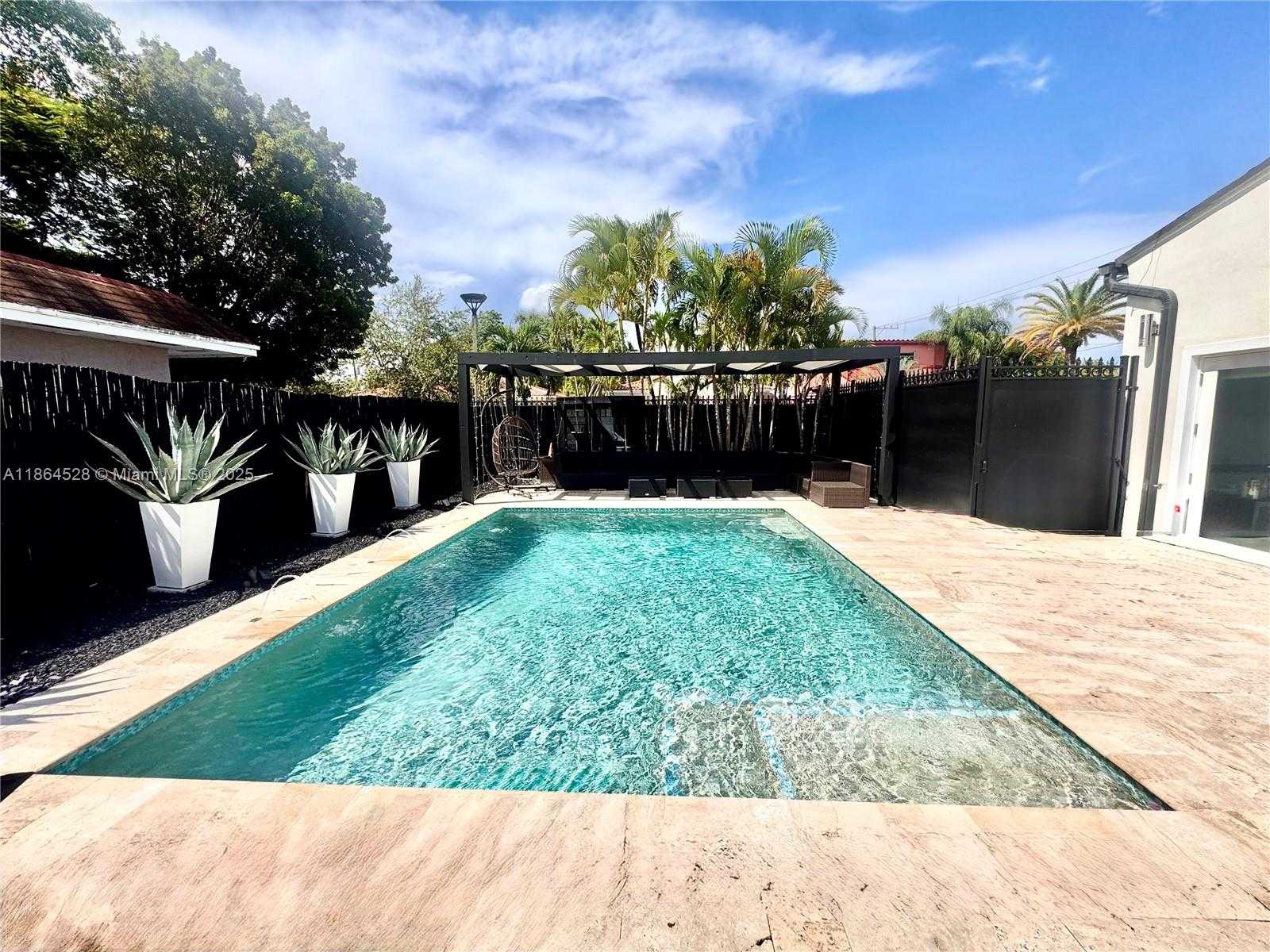 Small Image of 1700 SOUTH WEST 16TH TER, Miami Number 2
