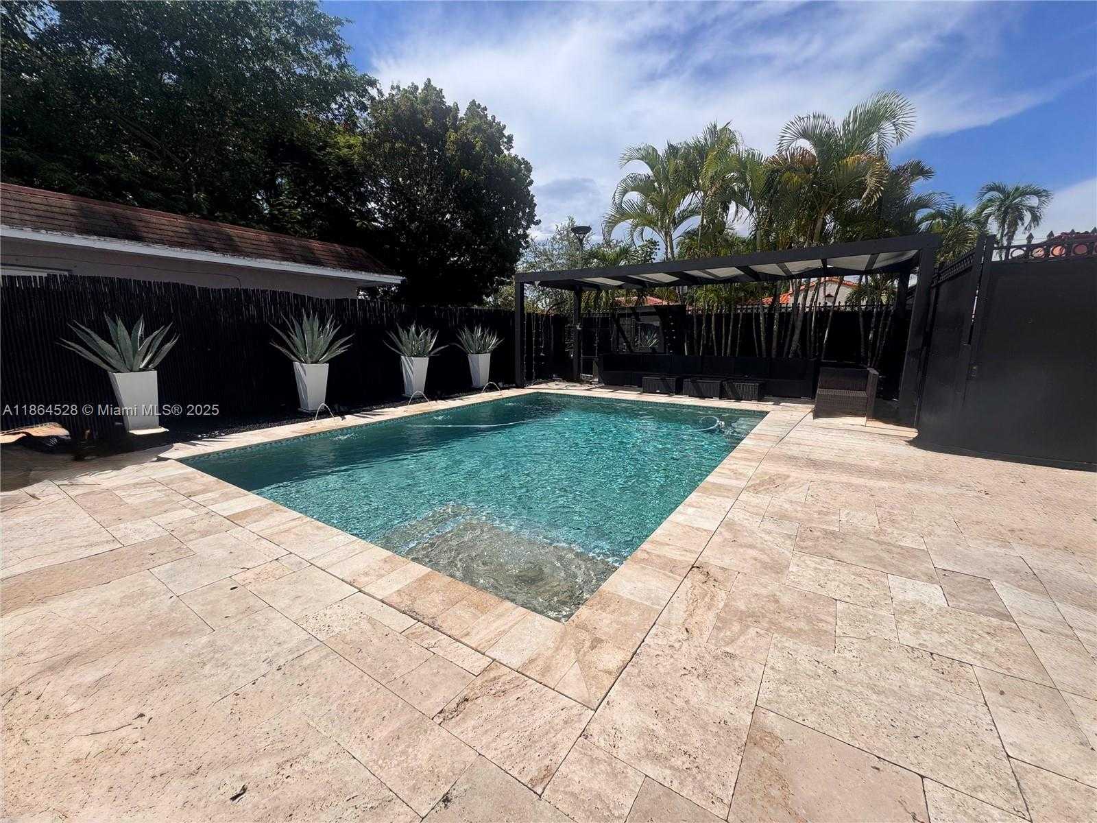 Small Image of 1700 SOUTH WEST 16TH TER, Miami Number 22