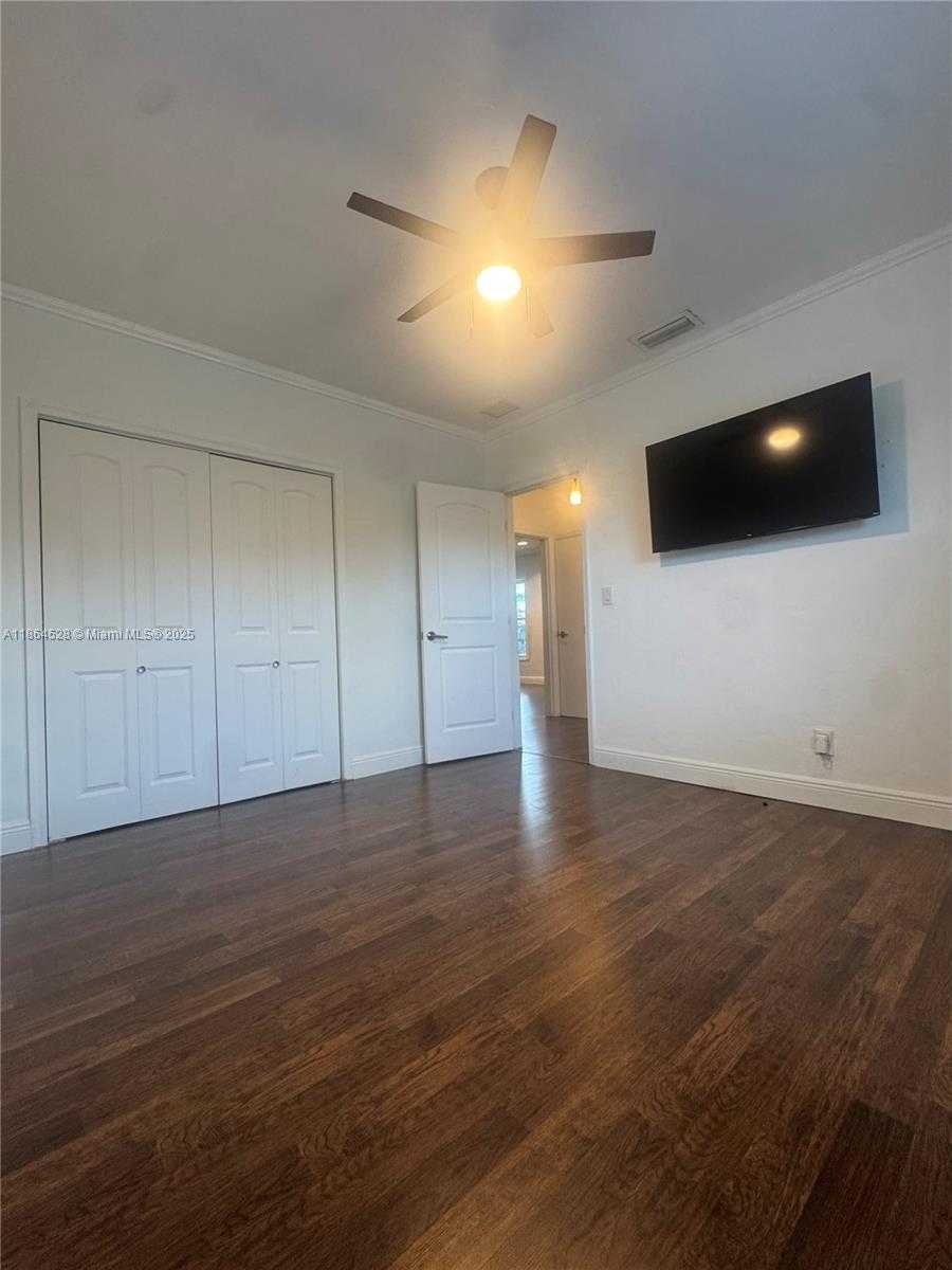 Small Image of 1700 SOUTH WEST 16TH TER, Miami Number 30
