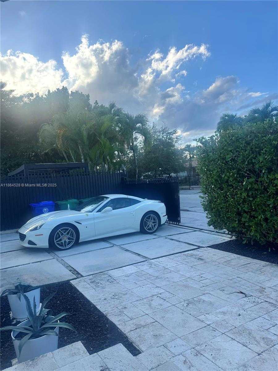 Small Image of 1700 SOUTH WEST 16TH TER, Miami Number 31