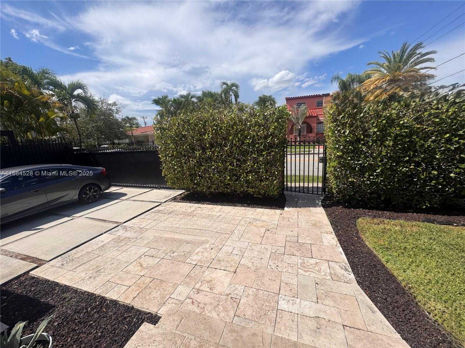 Small Image of 1700 SOUTH WEST 16TH TER, Miami Number 4