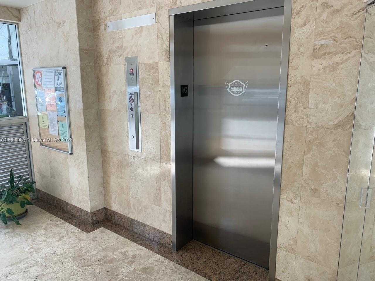 Small Image of 1345 WEST AVE #902, Miami Beach Number 2