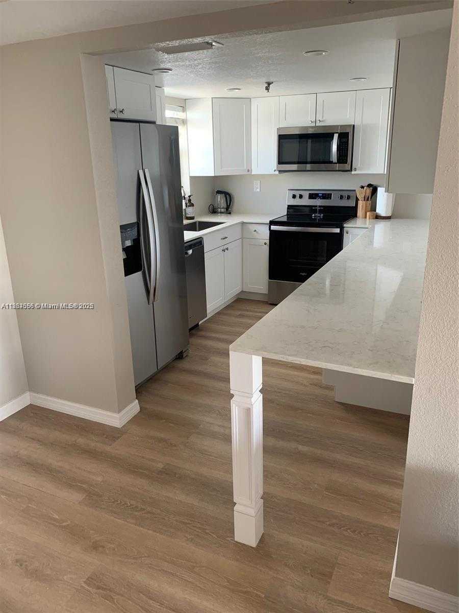 Small Image of 1345 WEST AVE #902, Miami Beach Number 3