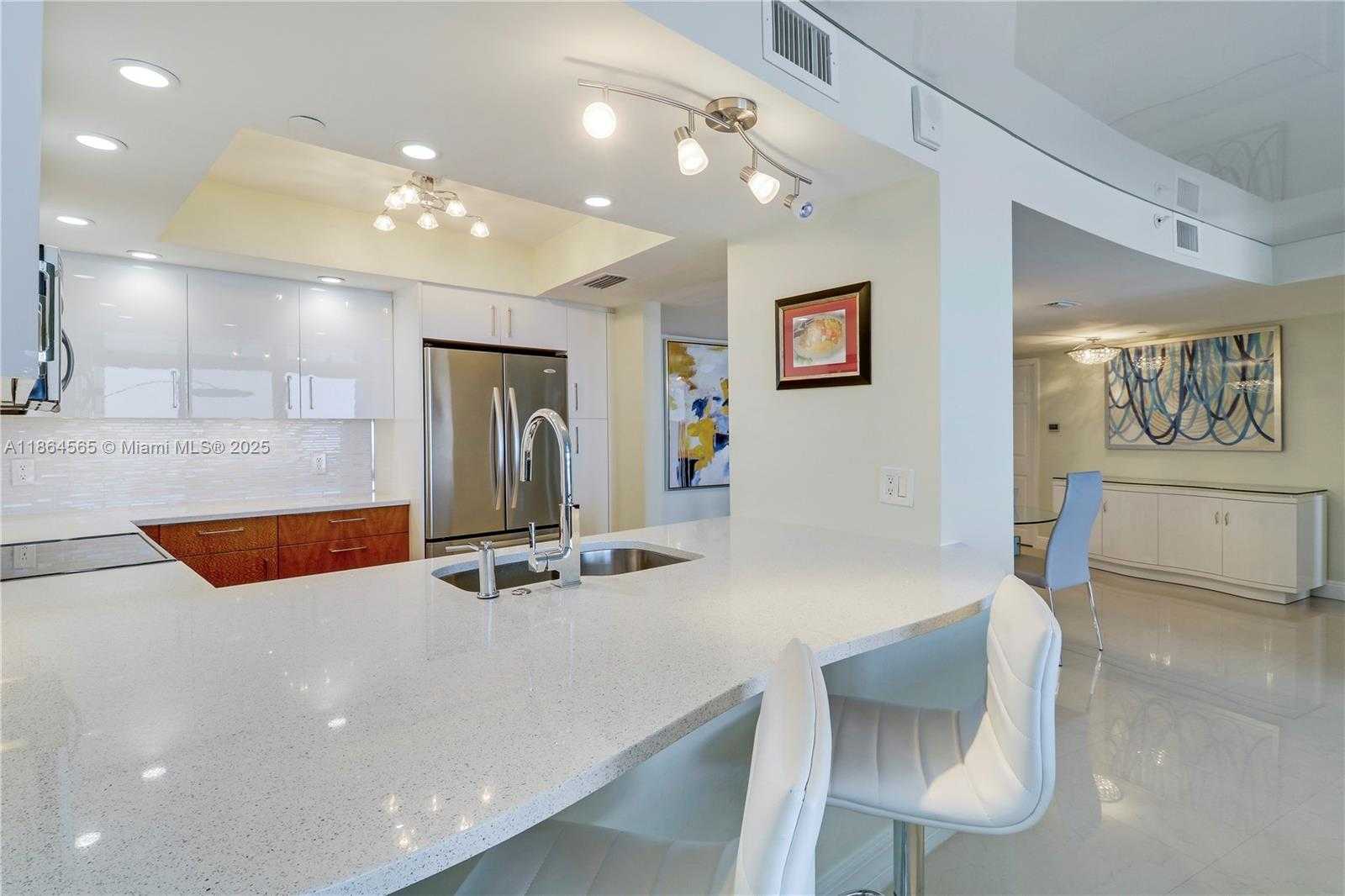 Small Image of 3000 NORTH OCEAN DR #PH-D, Singer Island Number 12