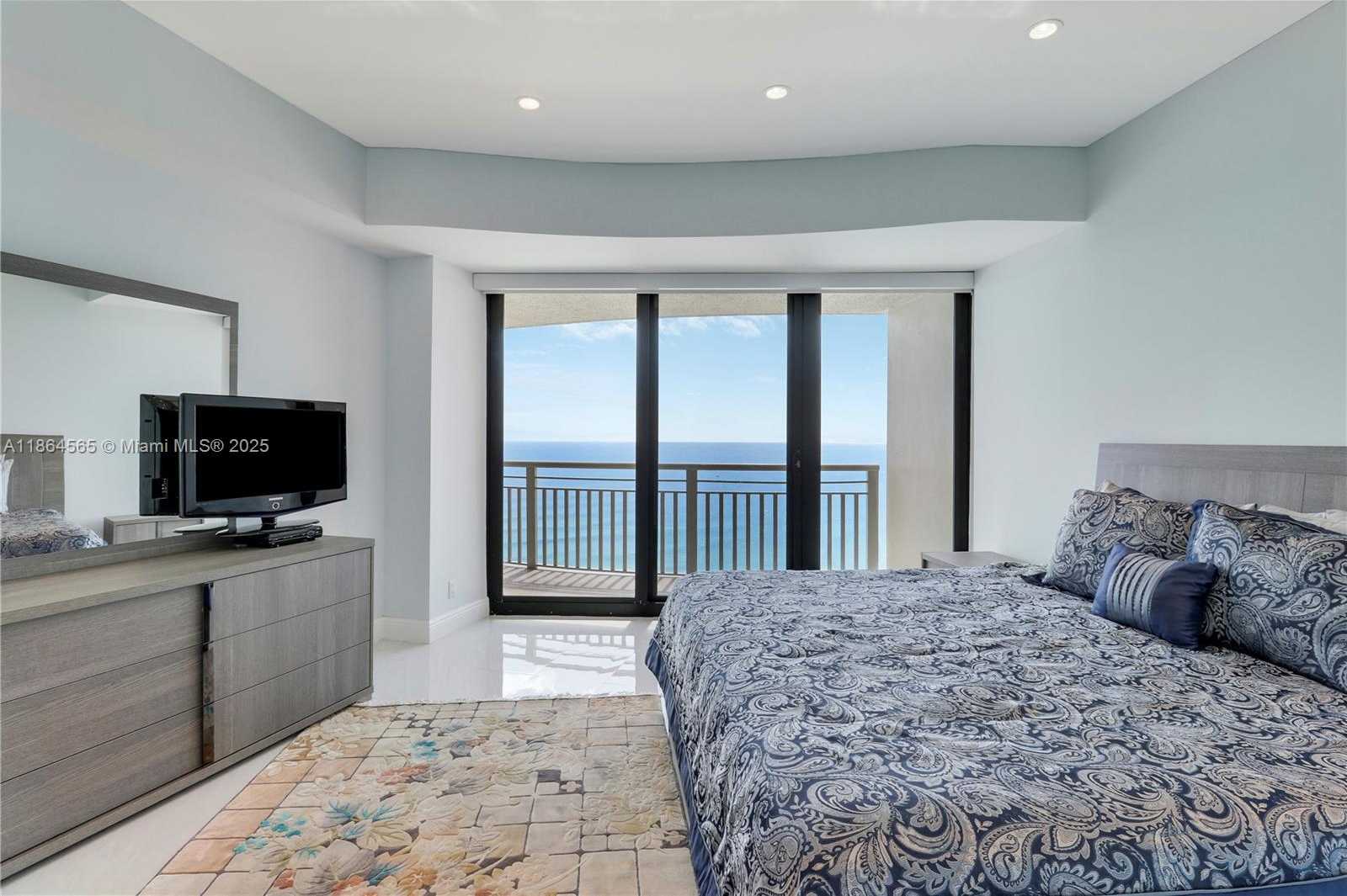 Small Image of 3000 NORTH OCEAN DR #PH-D, Singer Island Number 21