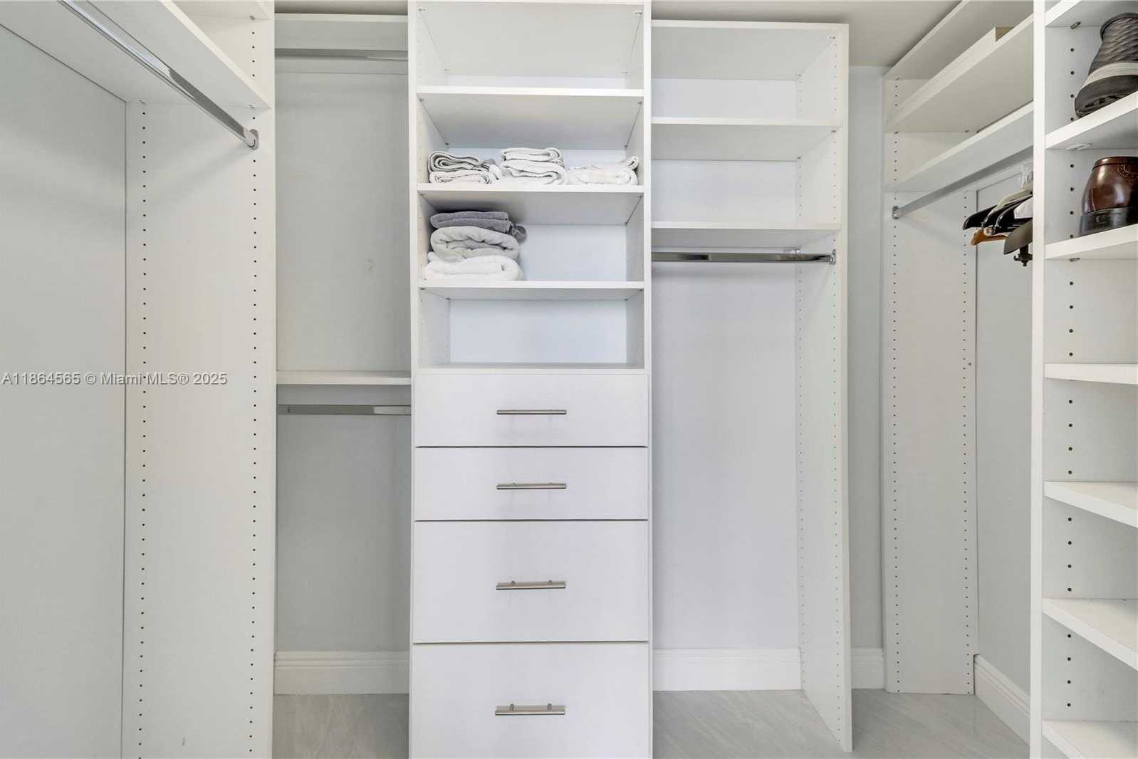 Small Image of 3000 NORTH OCEAN DR #PH-D, Singer Island Number 23
