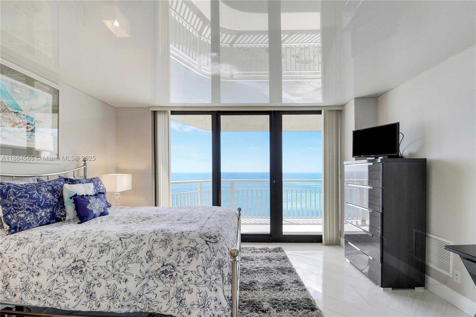 Small Image of 3000 NORTH OCEAN DR #PH-D, Singer Island Number 25