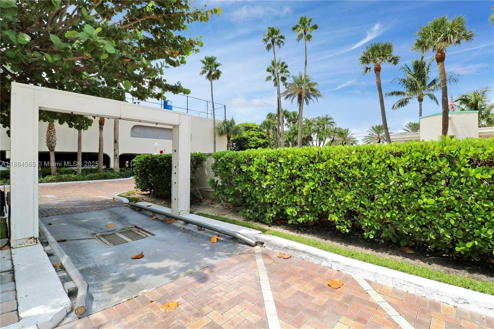 Small Image of 3000 NORTH OCEAN DR #PH-D, Singer Island Number 52