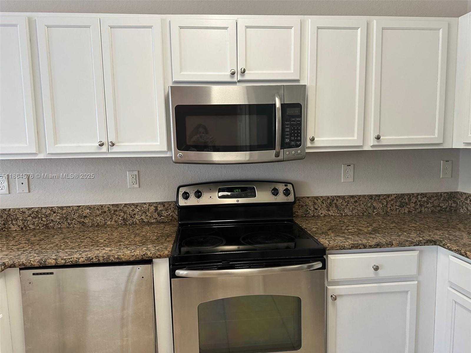 Small Image of 11601 NORTH WEST 89TH ST #204, Doral Number 7