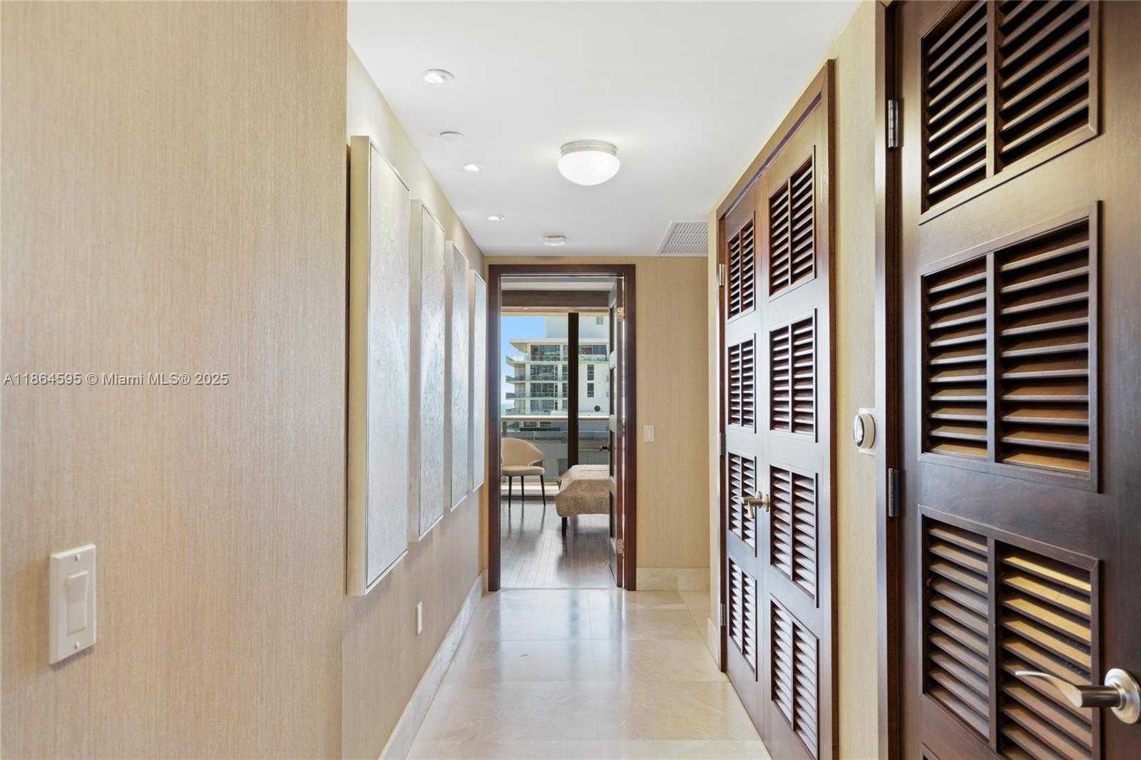 Small Image of 5875 COLLINS AVE #1902, Miami Beach Number 21