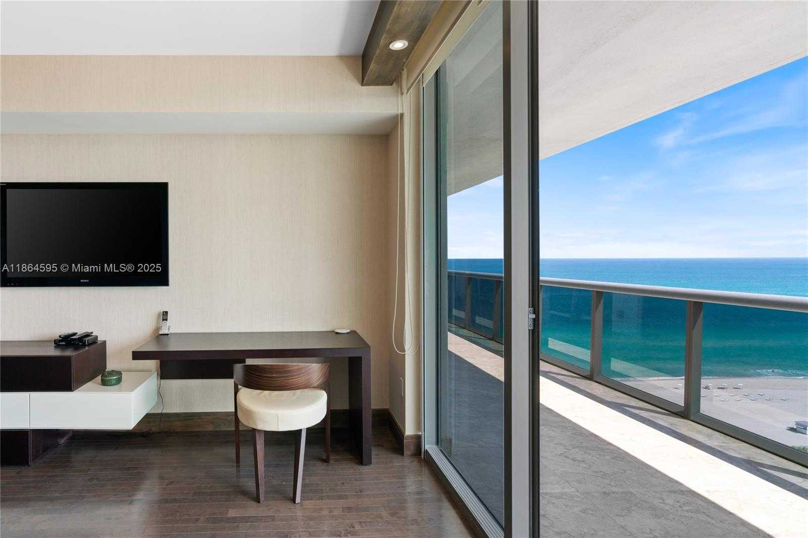 Small Image of 5875 COLLINS AVE #1902, Miami Beach Number 25