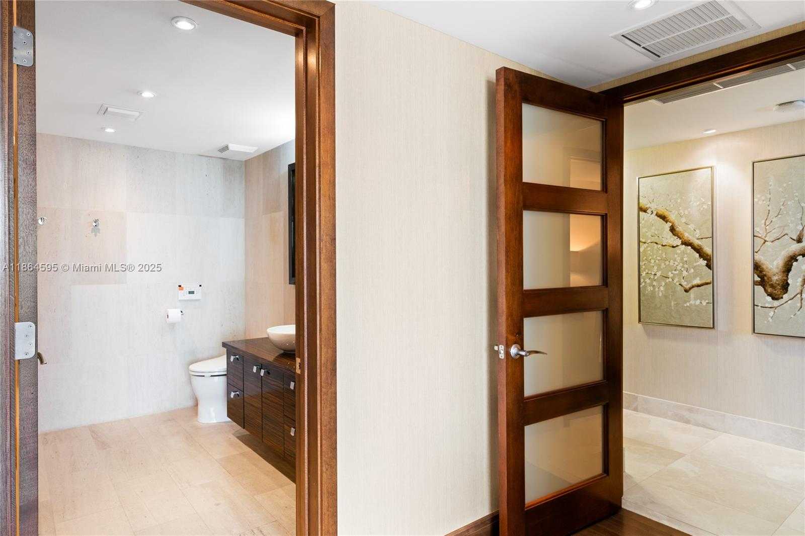 Small Image of 5875 COLLINS AVE #1902, Miami Beach Number 27
