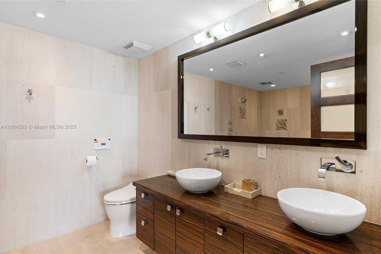 Small Image of 5875 COLLINS AVE #1902, Miami Beach Number 28