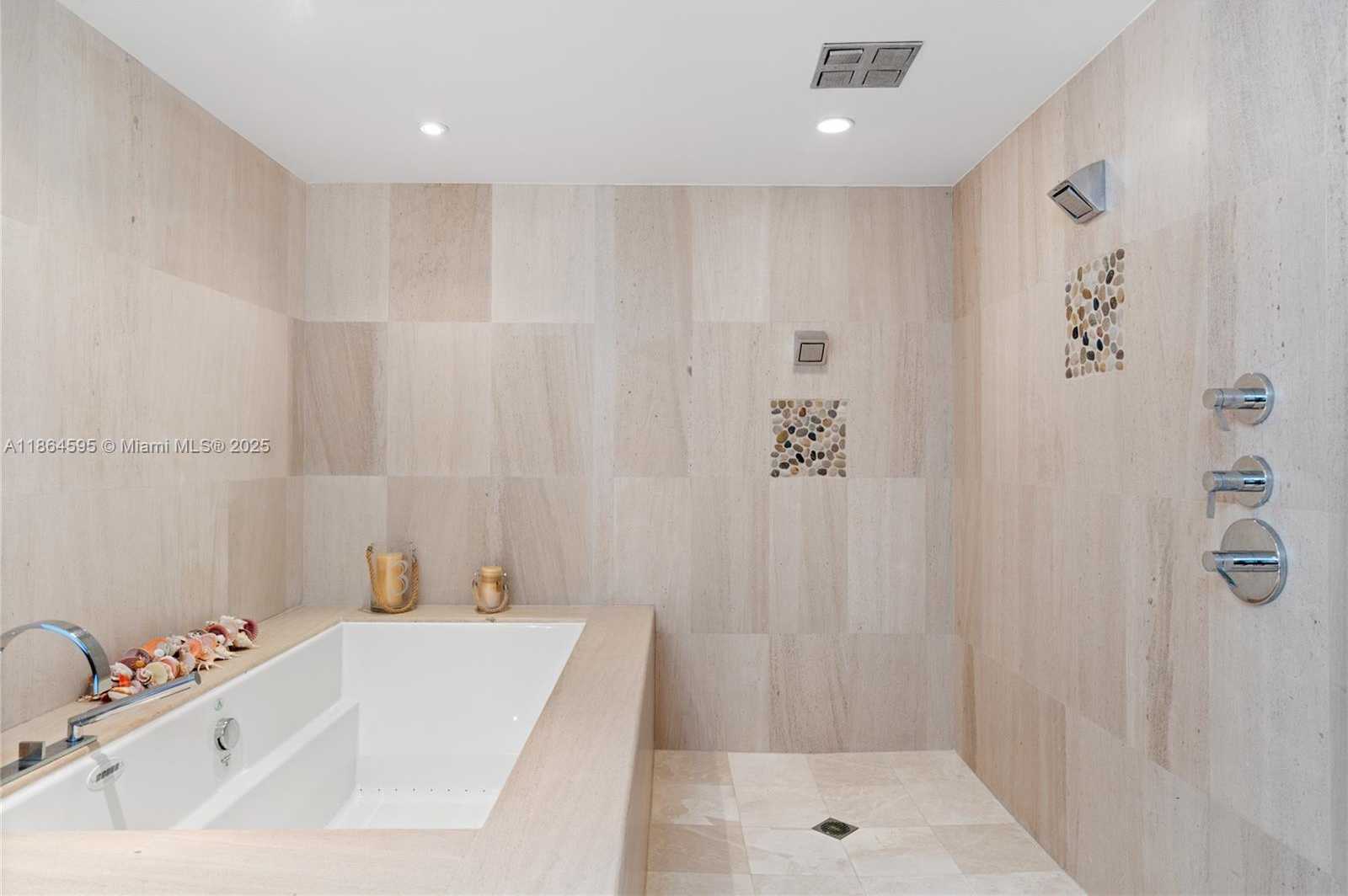 Small Image of 5875 COLLINS AVE #1902, Miami Beach Number 30