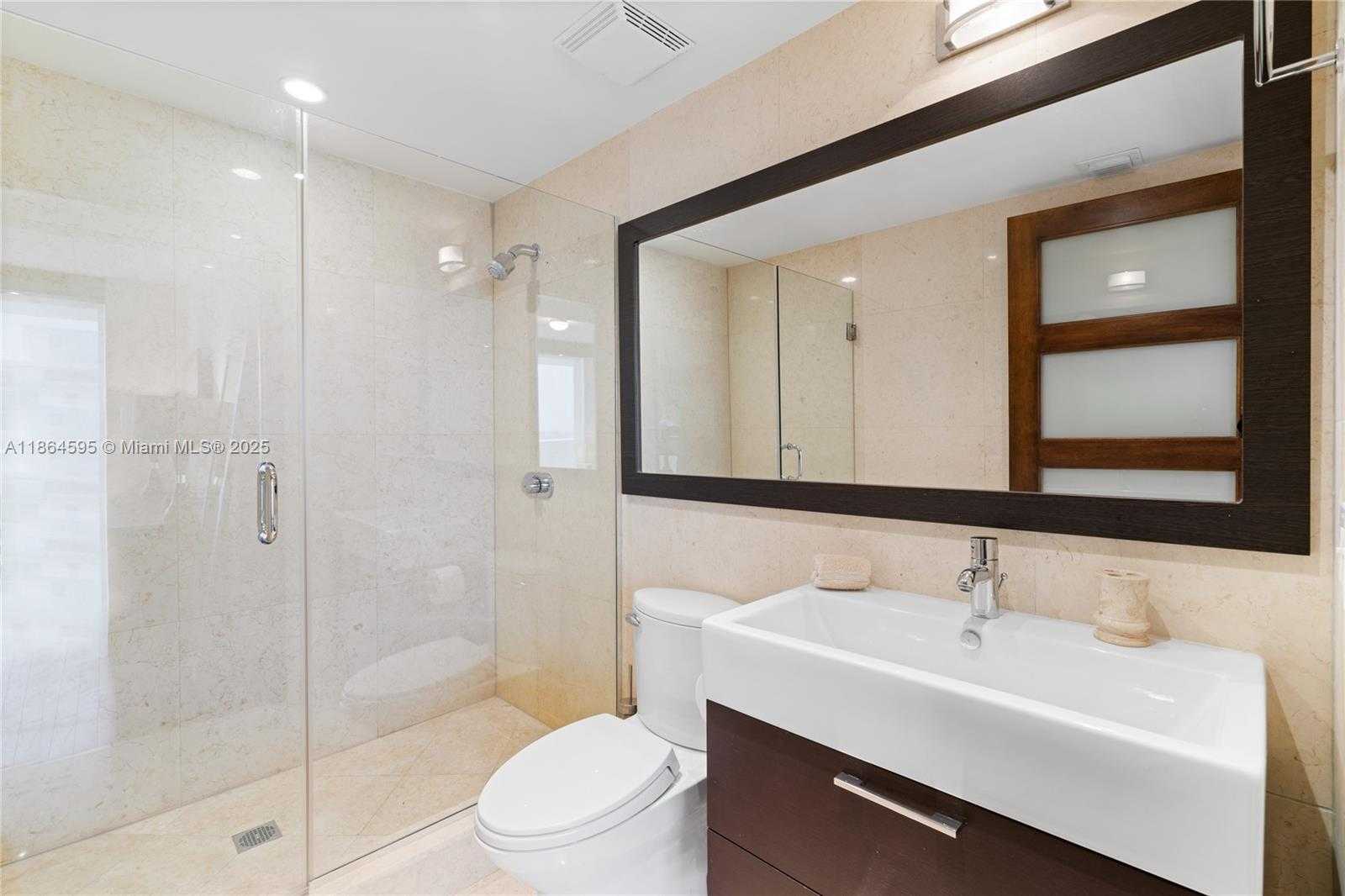 Small Image of 5875 COLLINS AVE #1902, Miami Beach Number 38