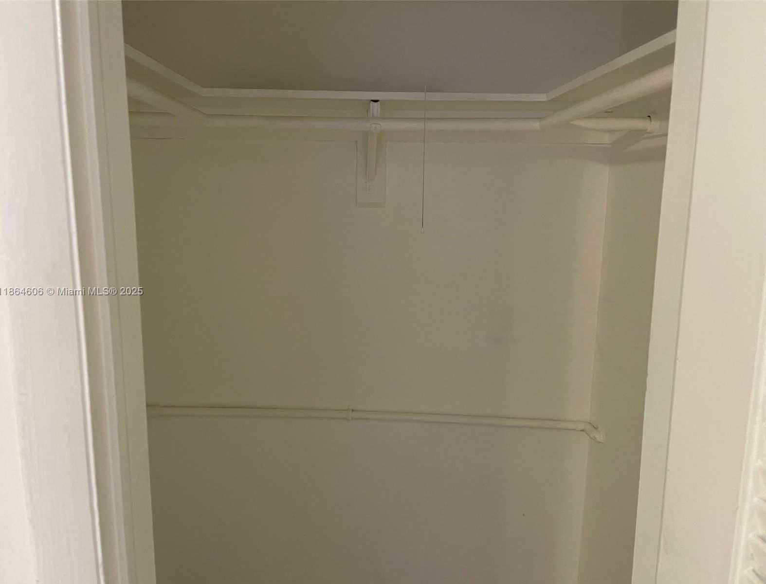 Small Image of 5803 GARFIELD ST #5803, Hollywood Number 13