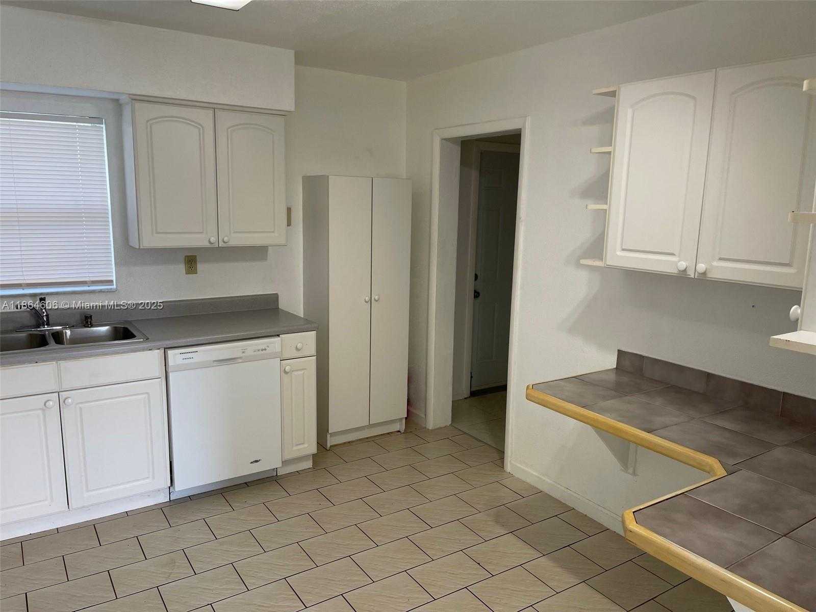 Small Image of 5803 GARFIELD ST #5803, Hollywood Number 6