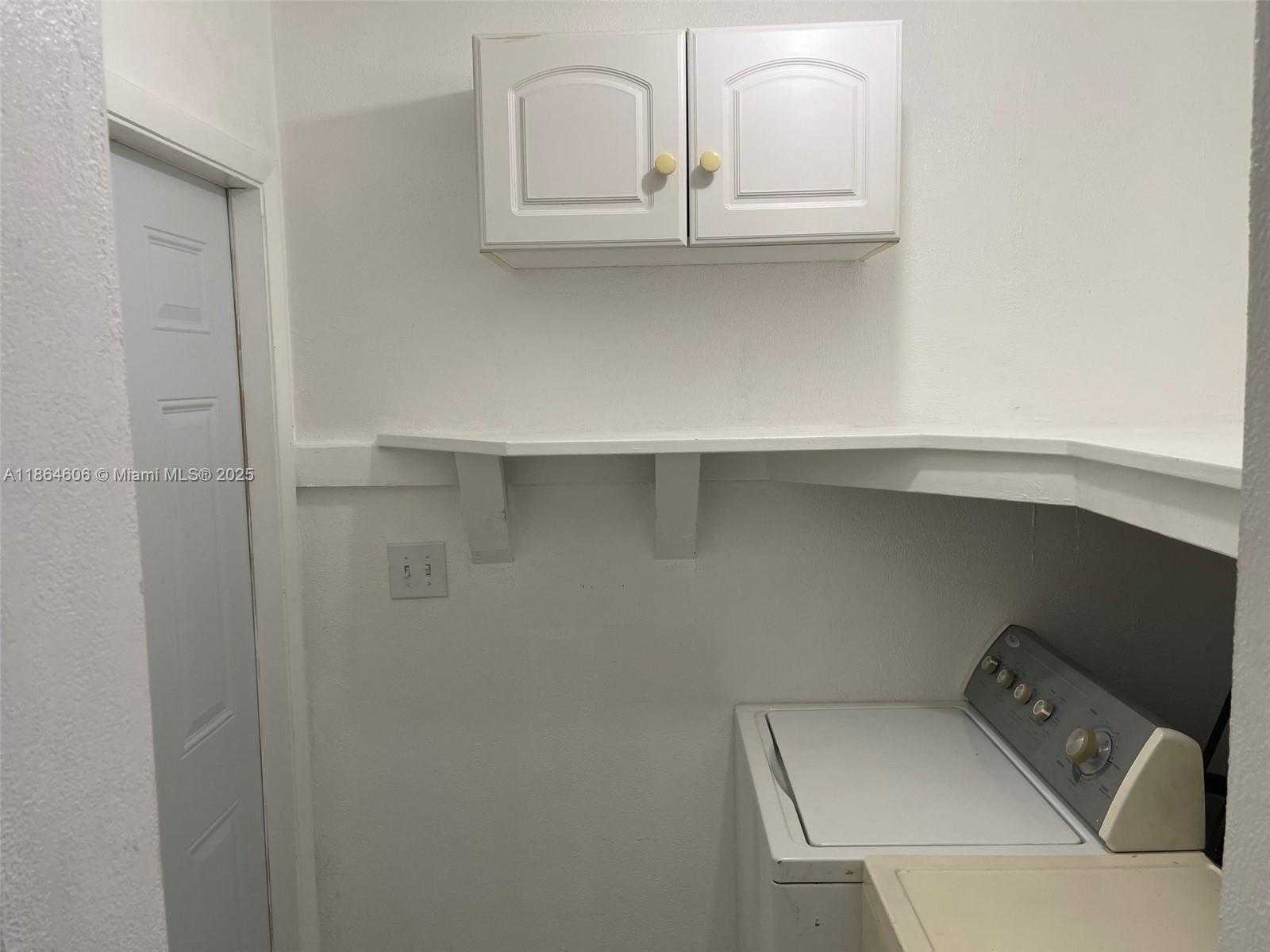 Small Image of 5803 GARFIELD ST #5803, Hollywood Number 7