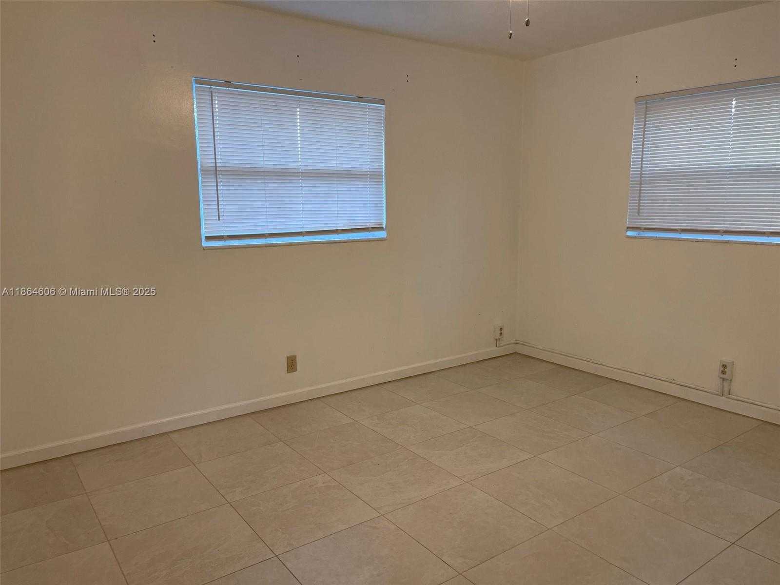 Small Image of 5803 GARFIELD ST #5803, Hollywood Number 9