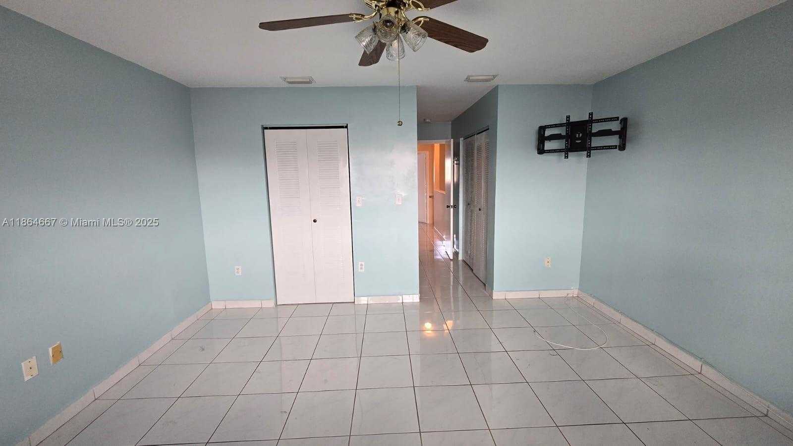 Small Image of Hialeah Gardens Number 14