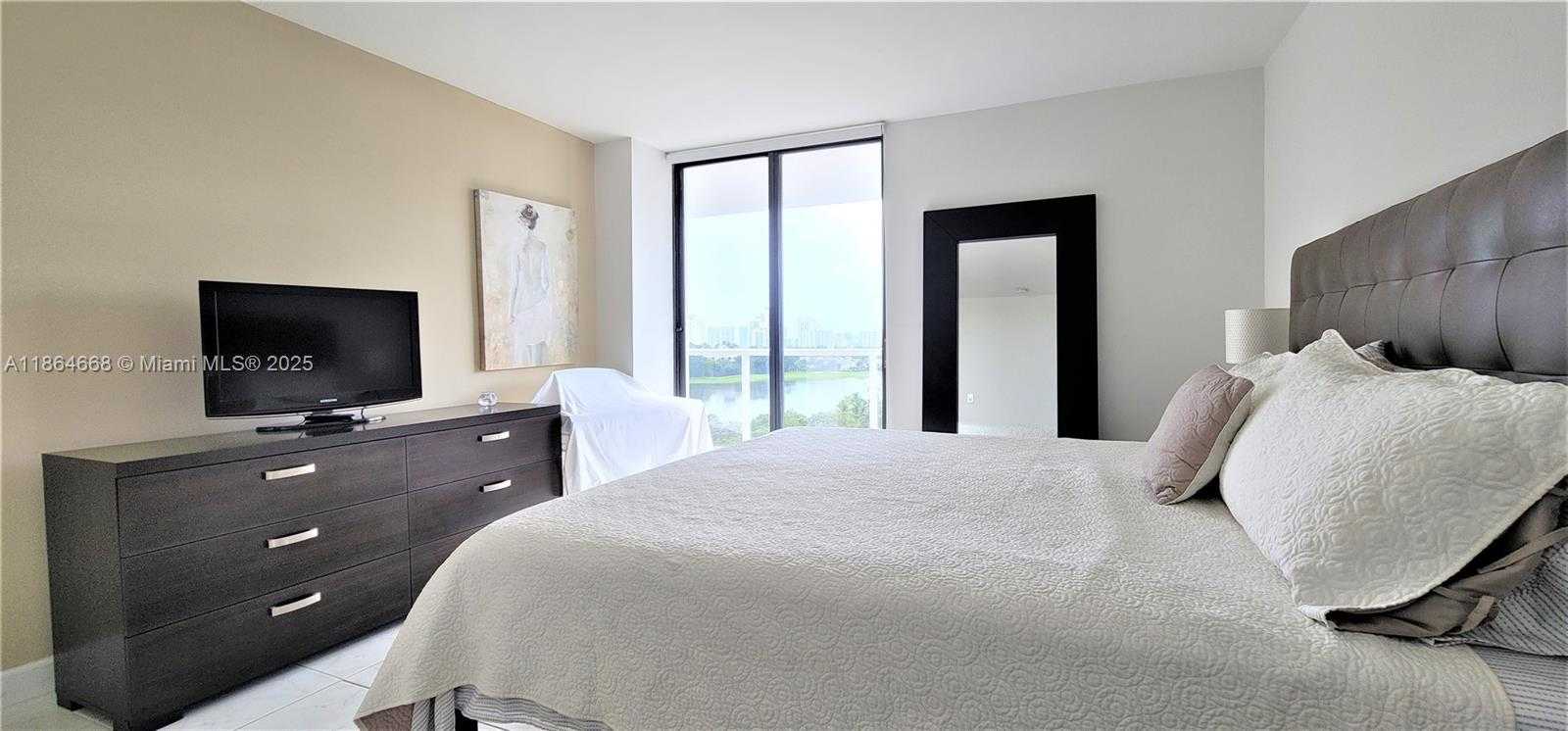 Small Image of 3731 NORTH COUNTRY CLUB DR #926, Aventura Number 11