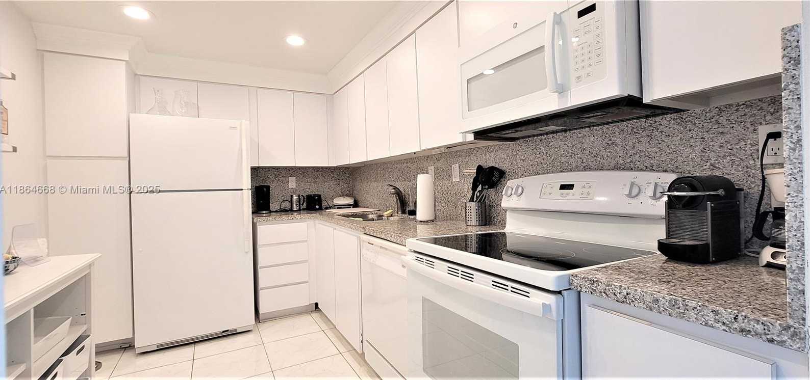 Small Image of 3731 NORTH COUNTRY CLUB DR #926, Aventura Number 14